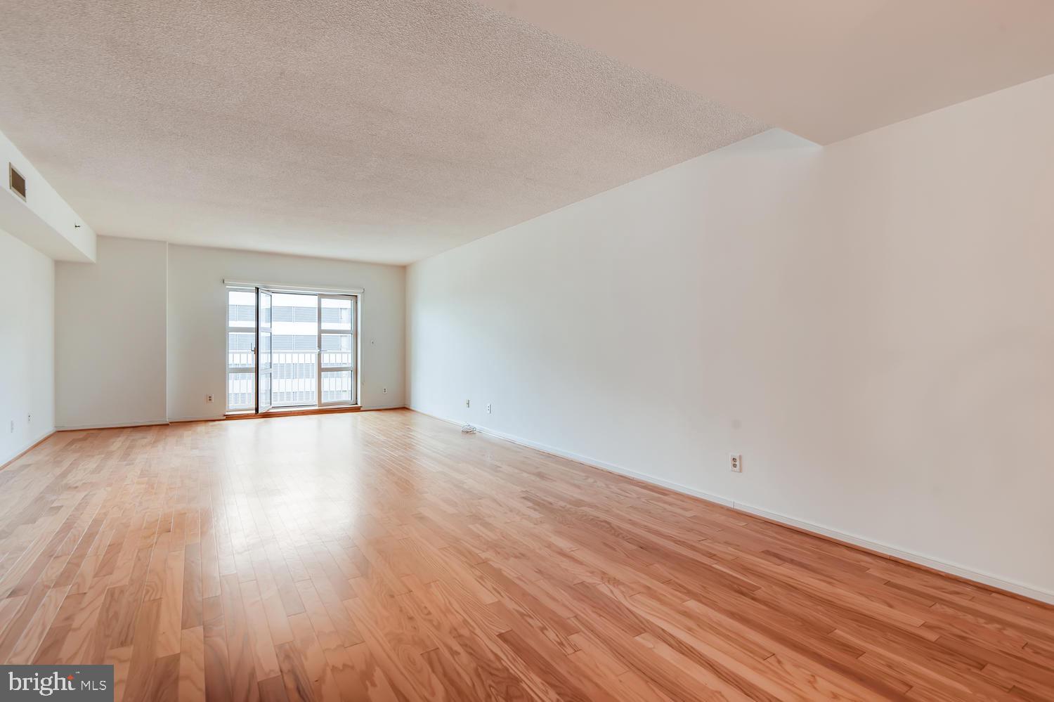 HARBOR EAST - Residential