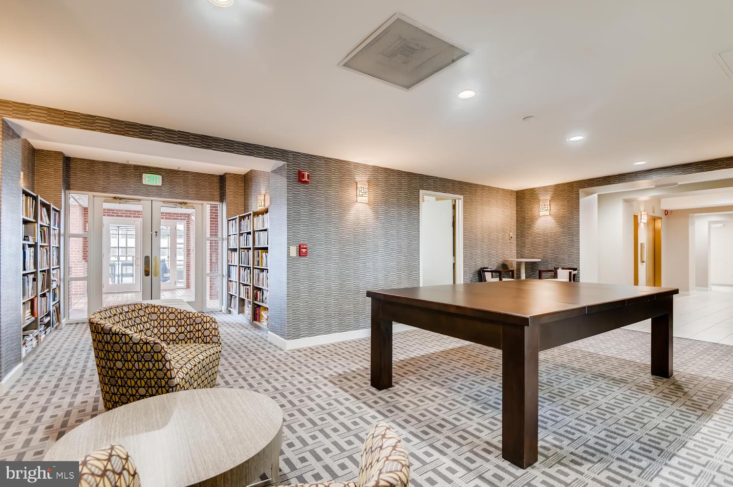 HARBOR EAST - Residential