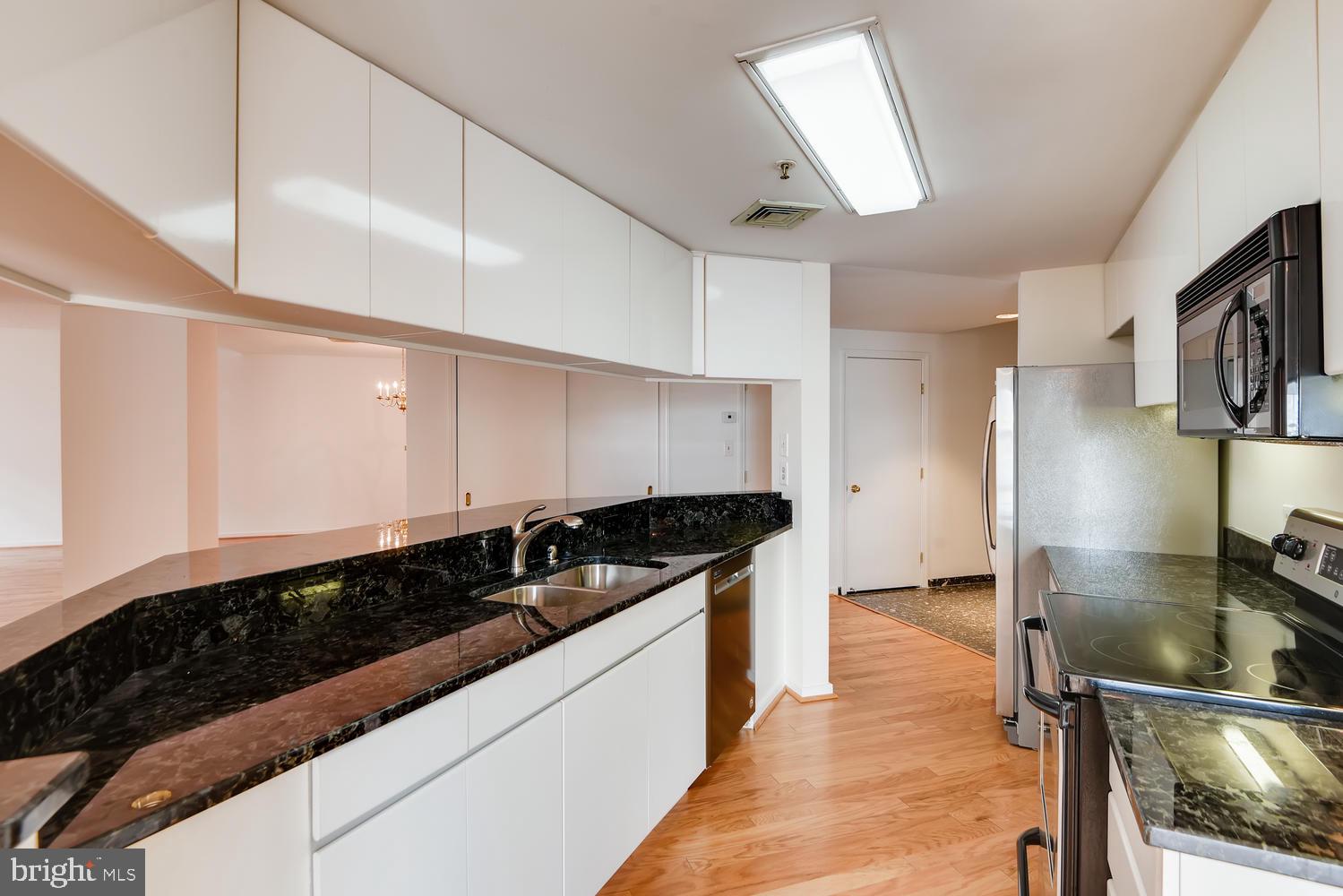 HARBOR EAST - Residential