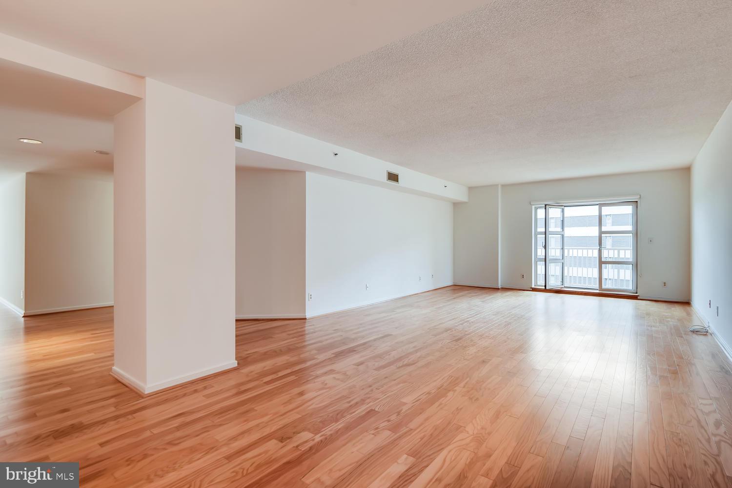 HARBOR EAST - Residential