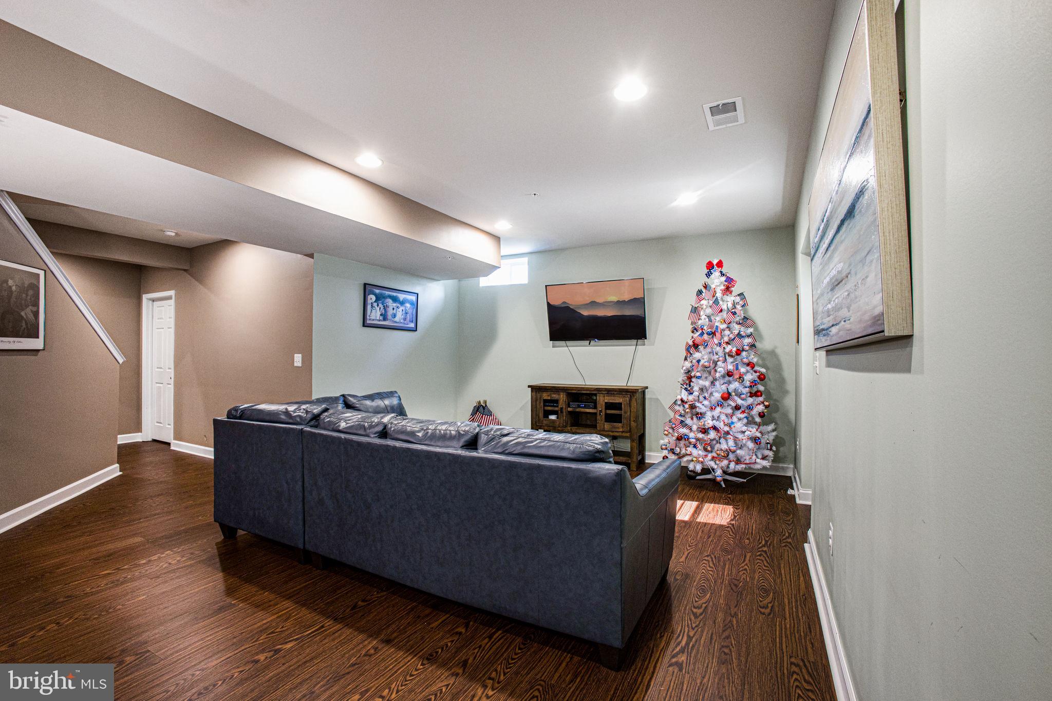 THE VINEYARDS - Residential