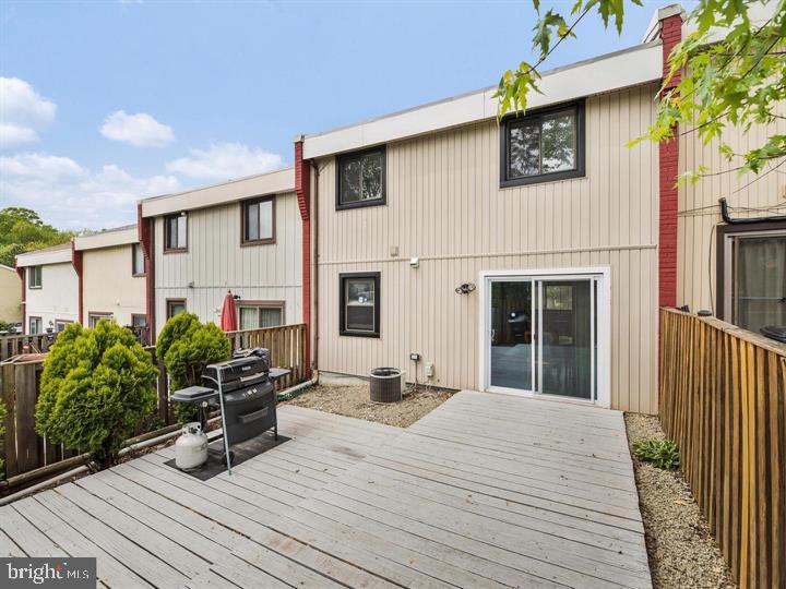 LANHAM - Residential Lease