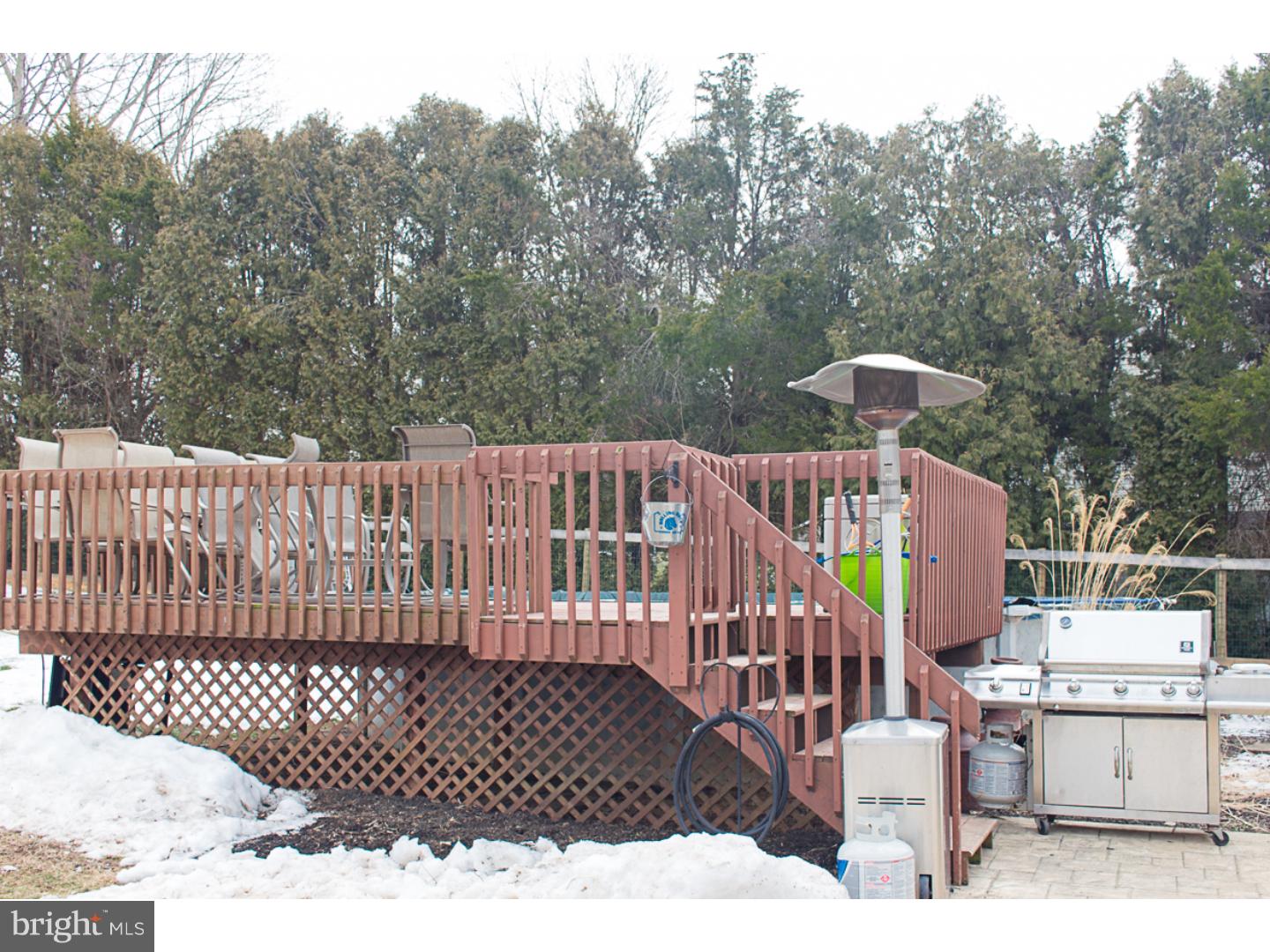 LOCUST KNOLLS - Residential