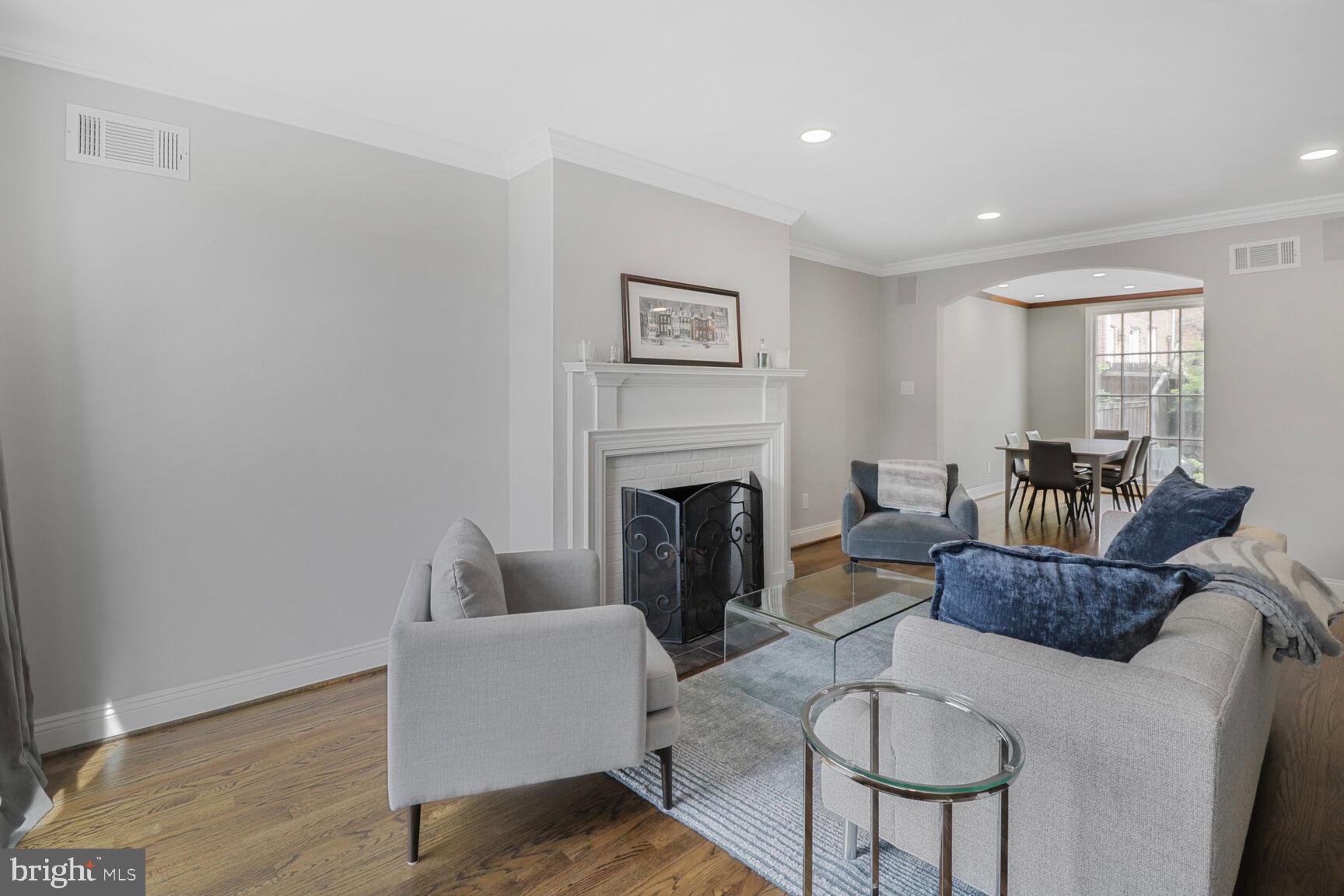 YATES GARDENS - Residential Lease