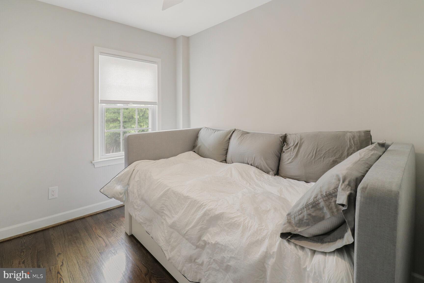 YATES GARDENS - Residential Lease