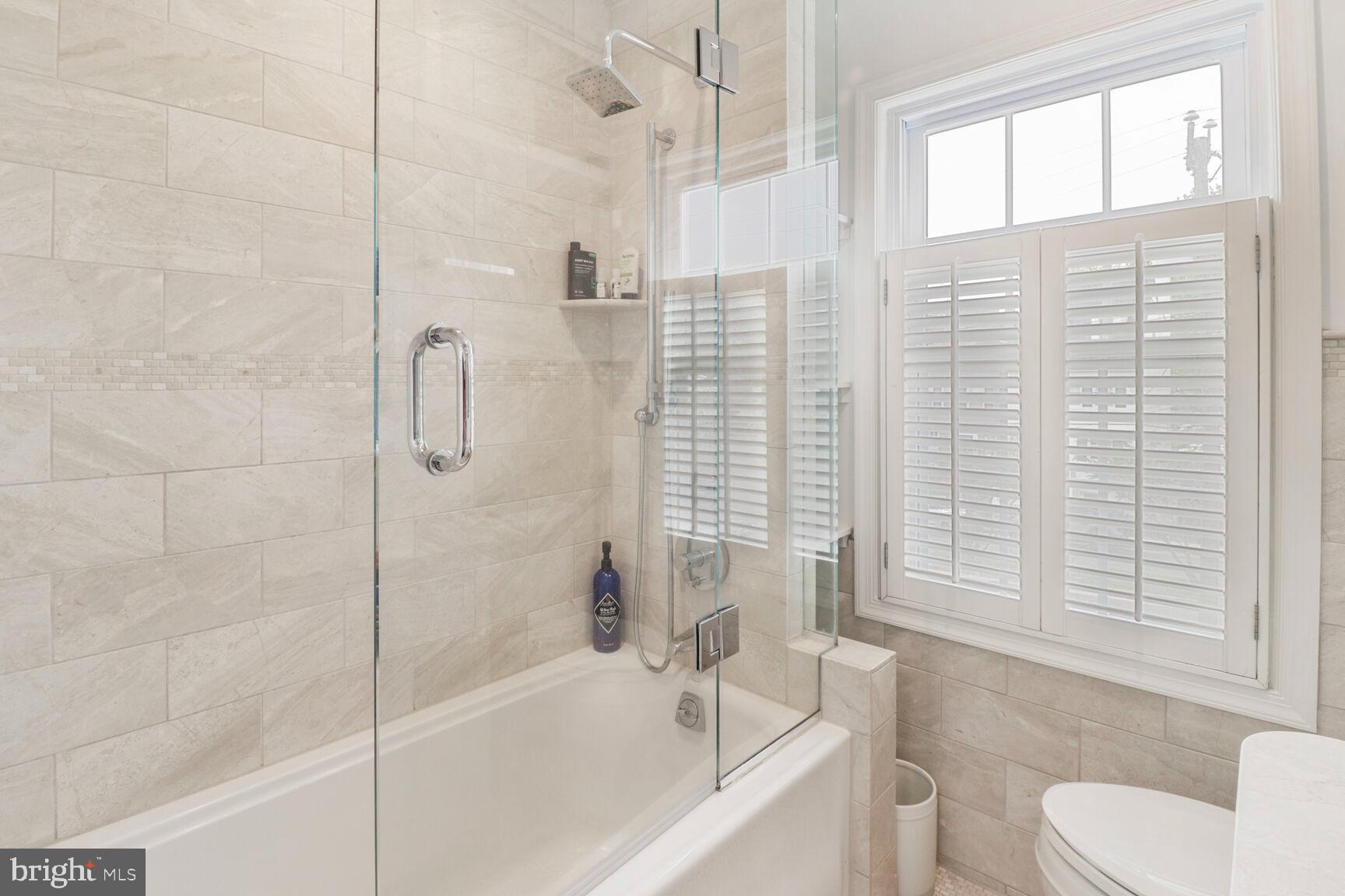 YATES GARDENS - Residential Lease