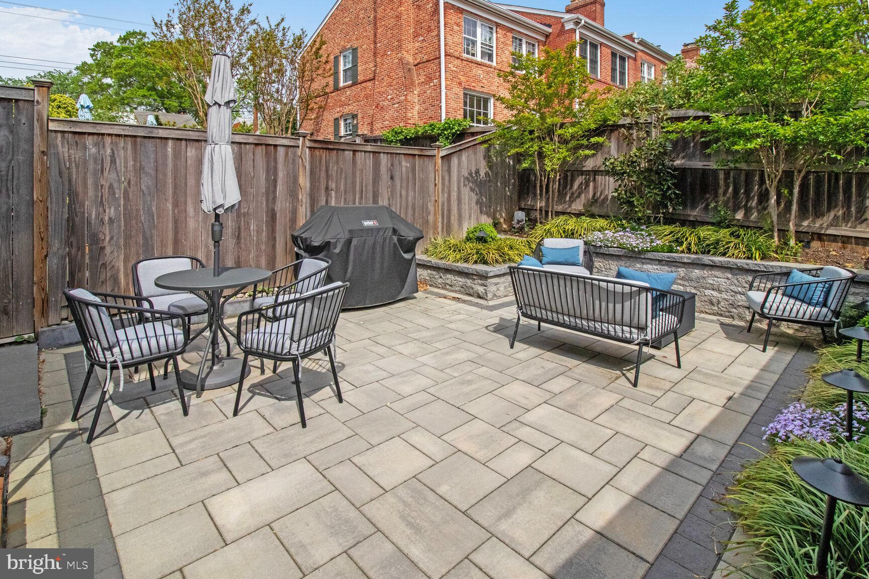 YATES GARDENS - Residential Lease