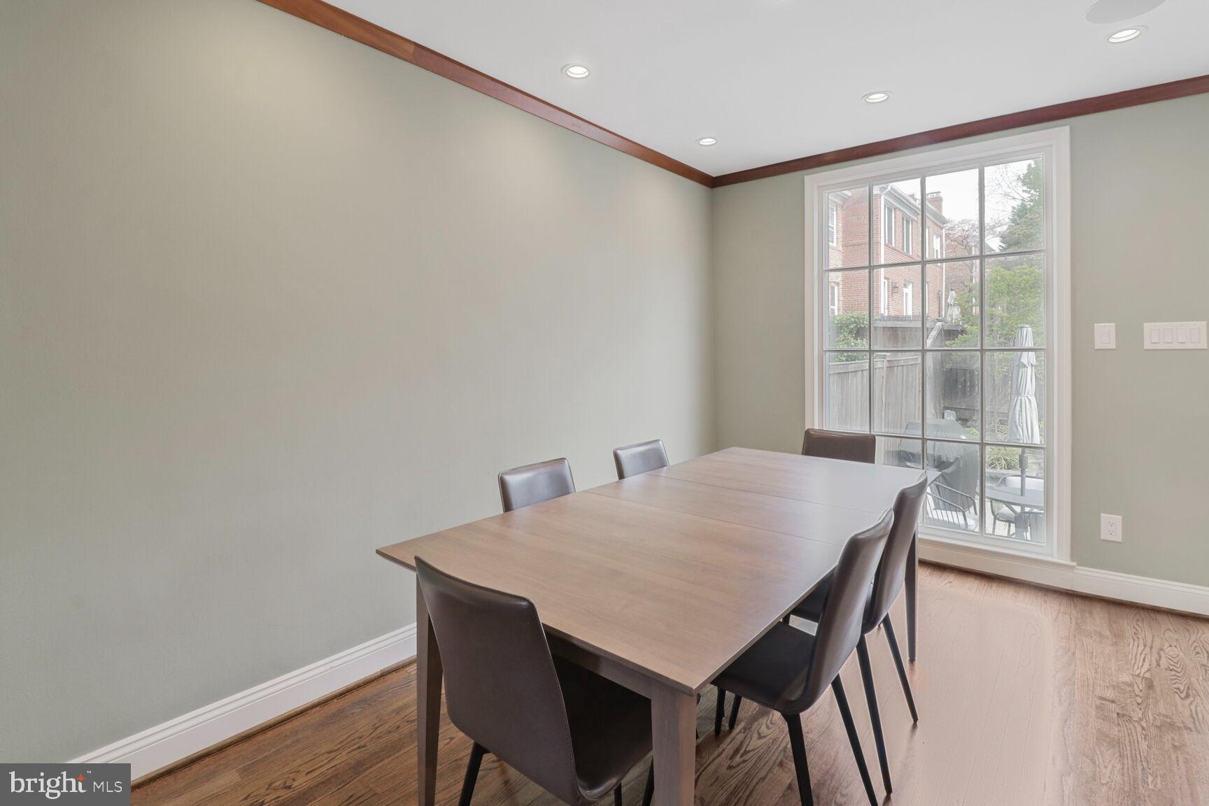 YATES GARDENS - Residential Lease