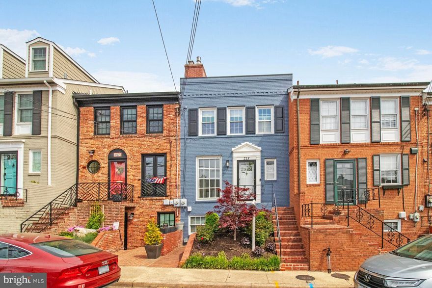 Wonderful FURNISHED rental in quiet corner of Yates Gardens! Updated kitchen & baths. 2 gas fireplaces. Spacious lower level den with built-ins, laundry, office area, and full bath. 3 bedrooms on upper level. Private patio with shade tree and landscaped planters. Parking on access road for resident, additional parking readily available on the street. 1 block from the community gardens and Jones Point Park. 6-24 month lease.