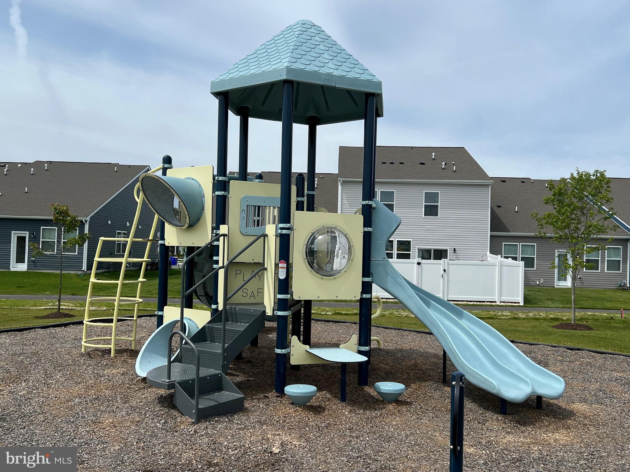 EGRET SHORES - Residential