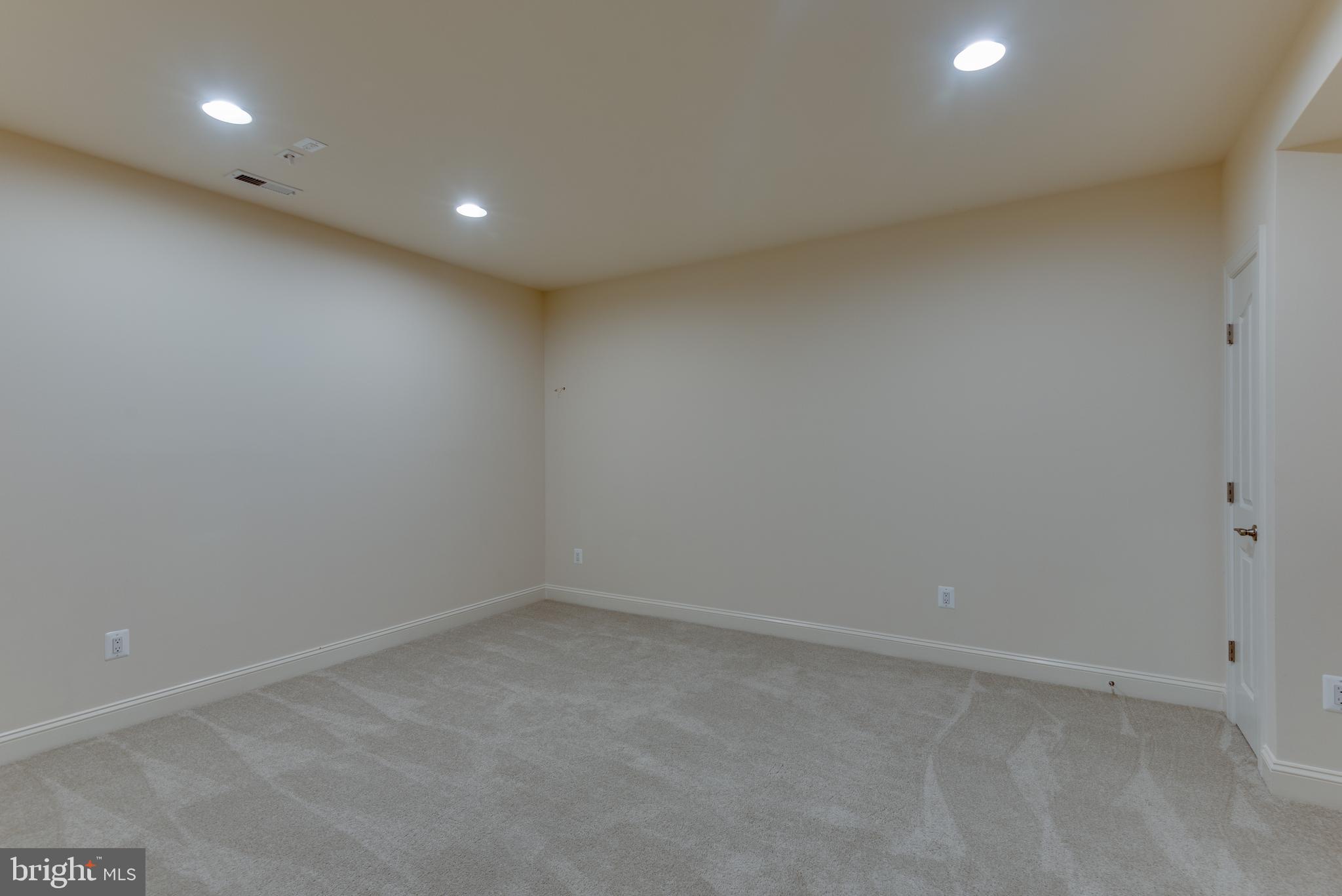 LEONARDS GRANT - Residential