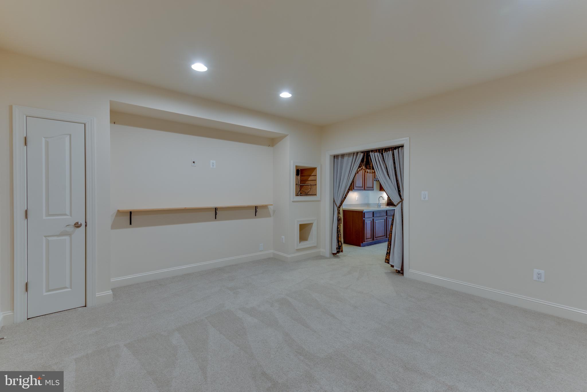 LEONARDS GRANT - Residential