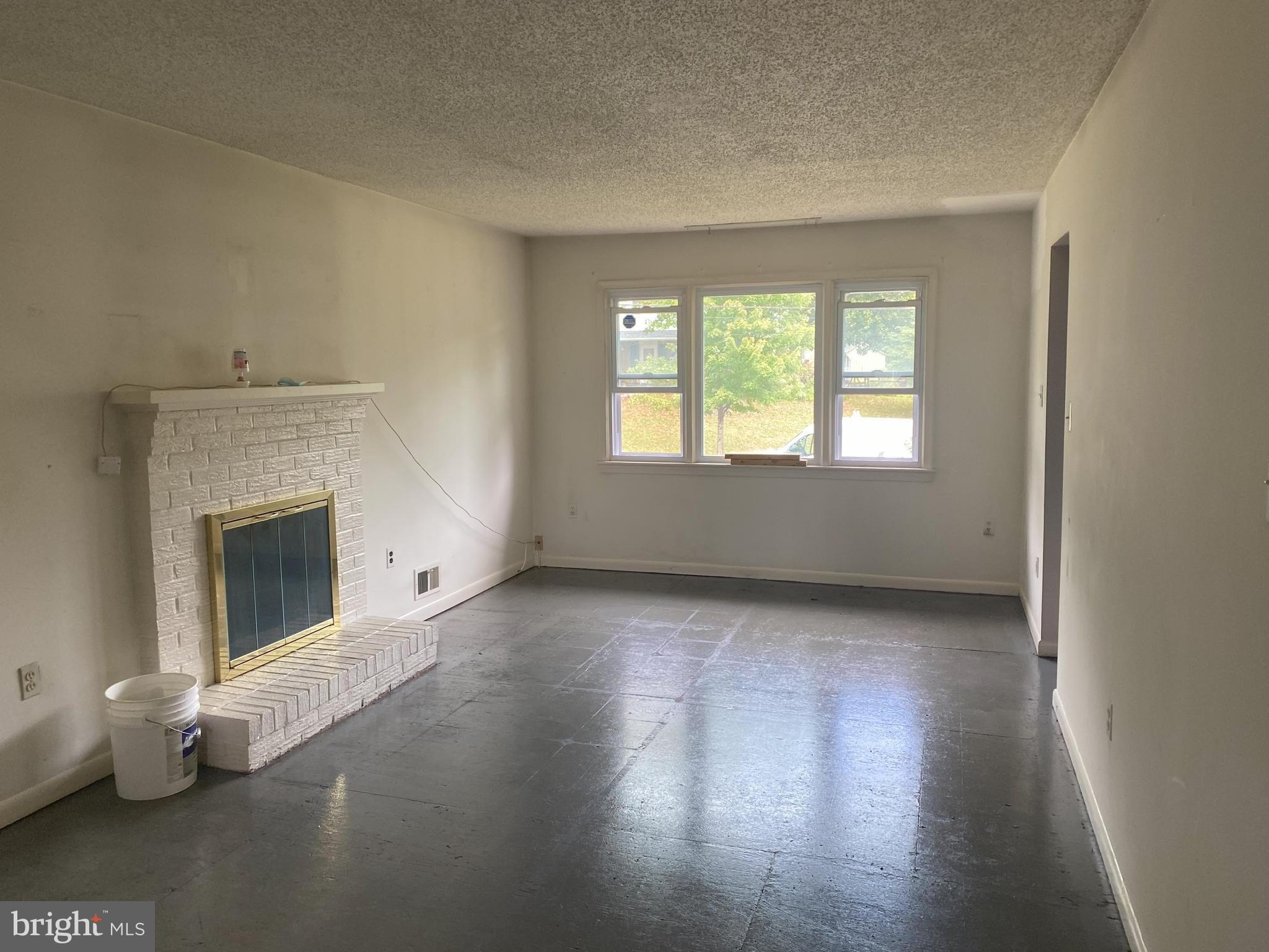 GLENORA HILLS - Residential