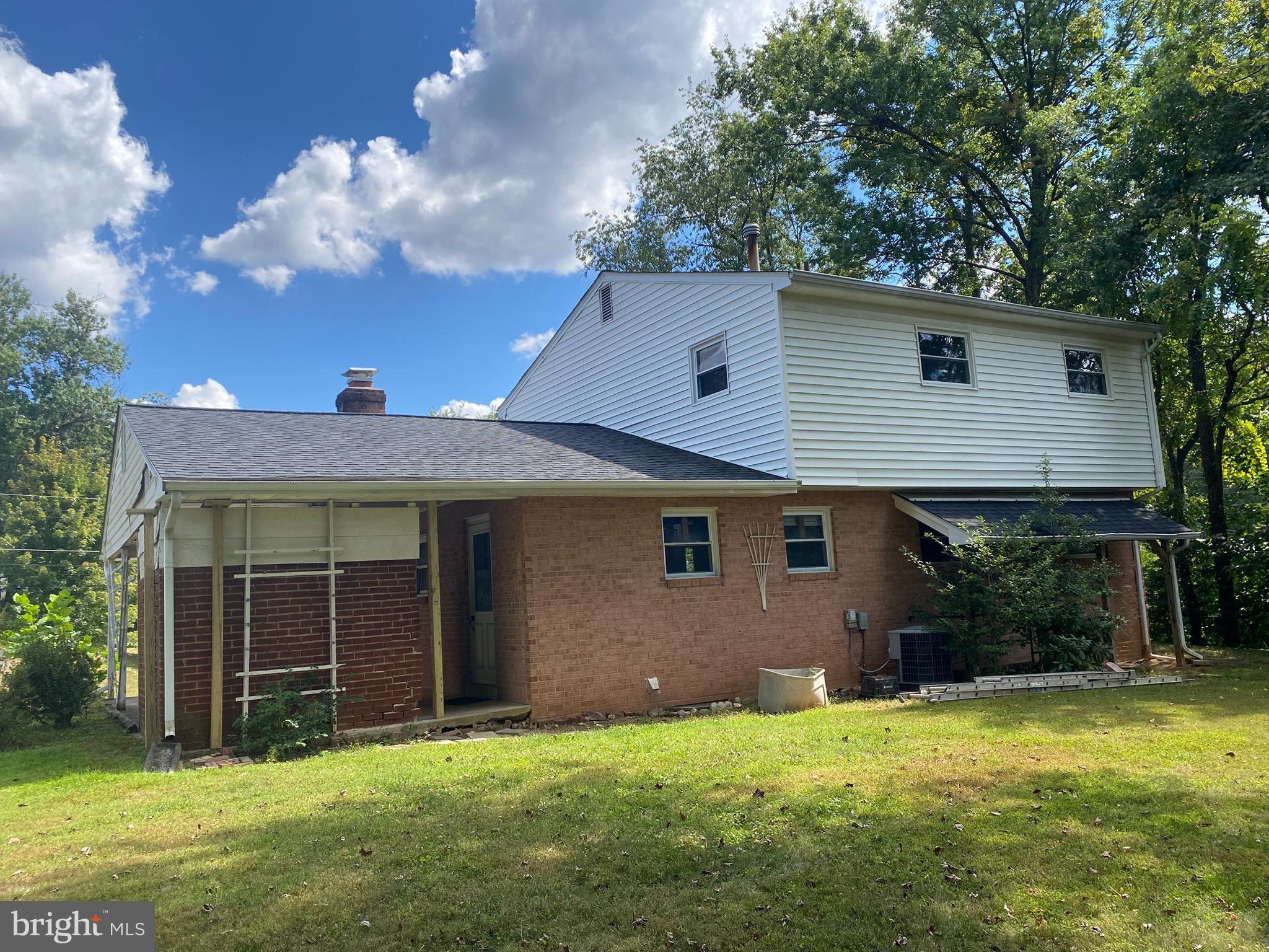 GLENORA HILLS - Residential