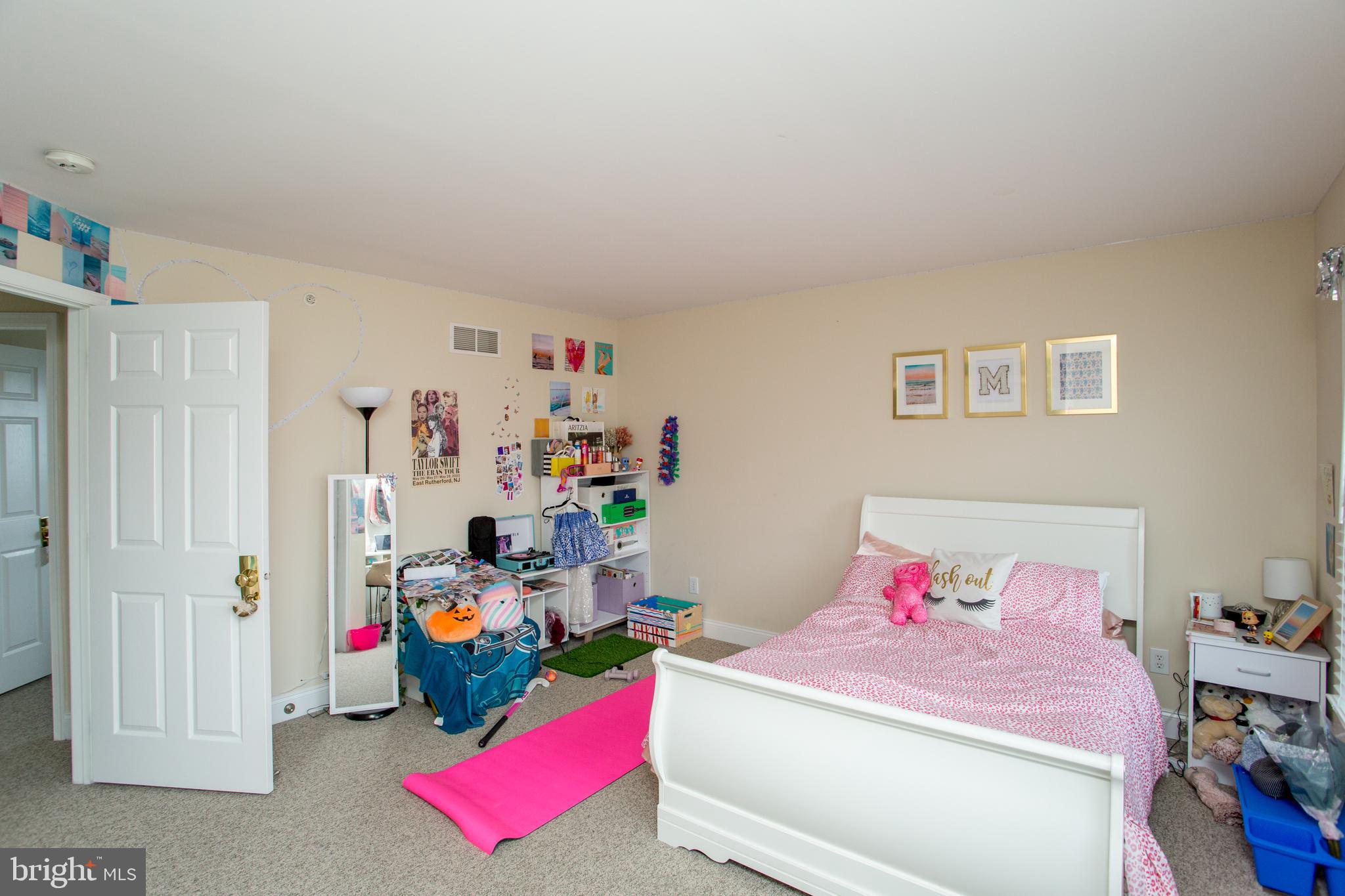 NEW BRITAIN WALK - Residential Lease