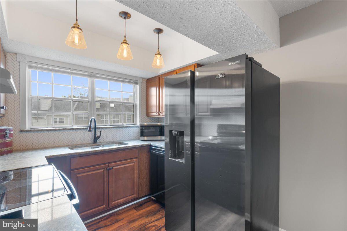 FOX CHAPEL AT TUDOR KNOLLS - Residential