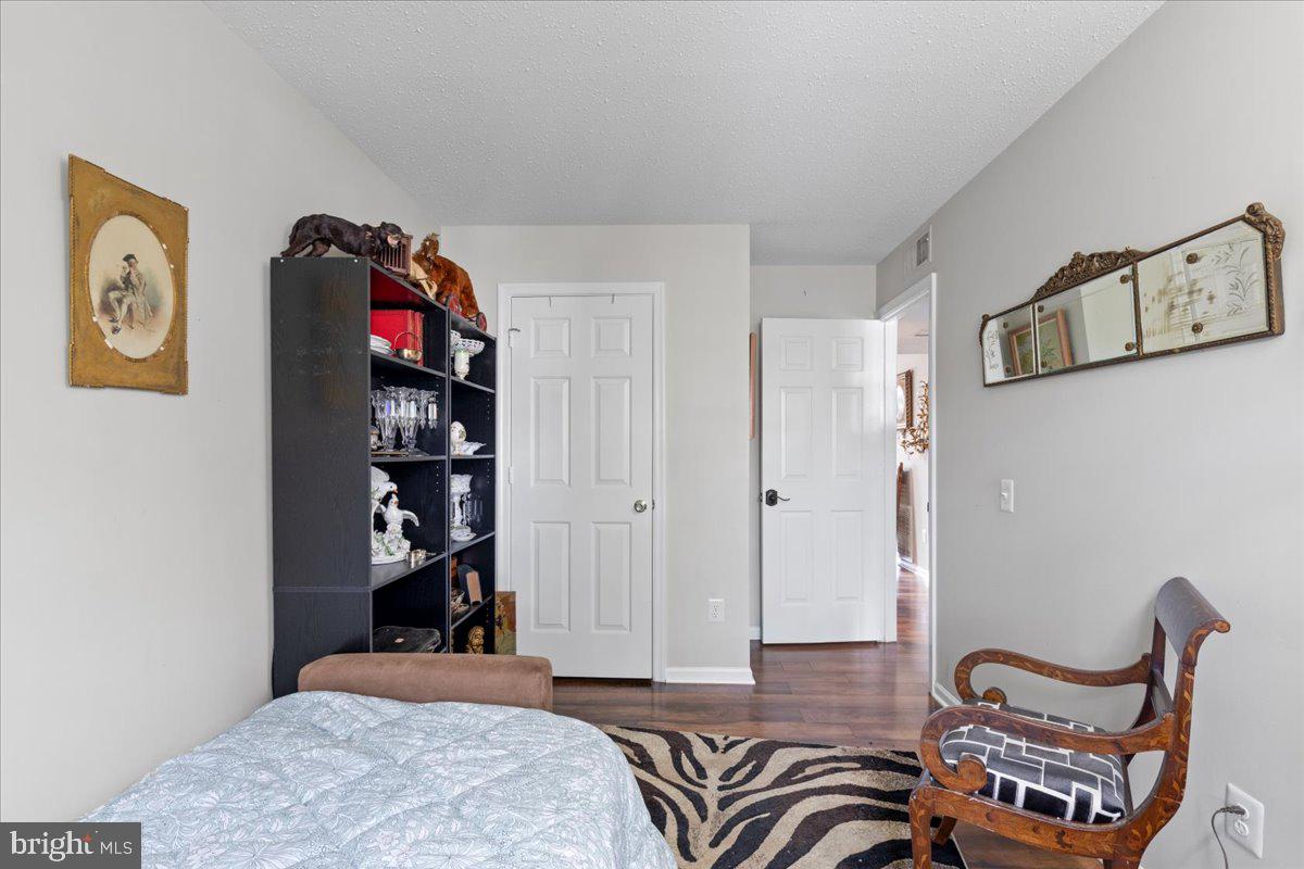 FOX CHAPEL AT TUDOR KNOLLS - Residential