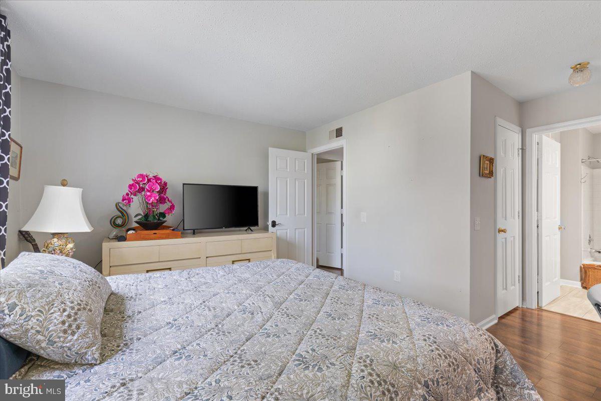 FOX CHAPEL AT TUDOR KNOLLS - Residential