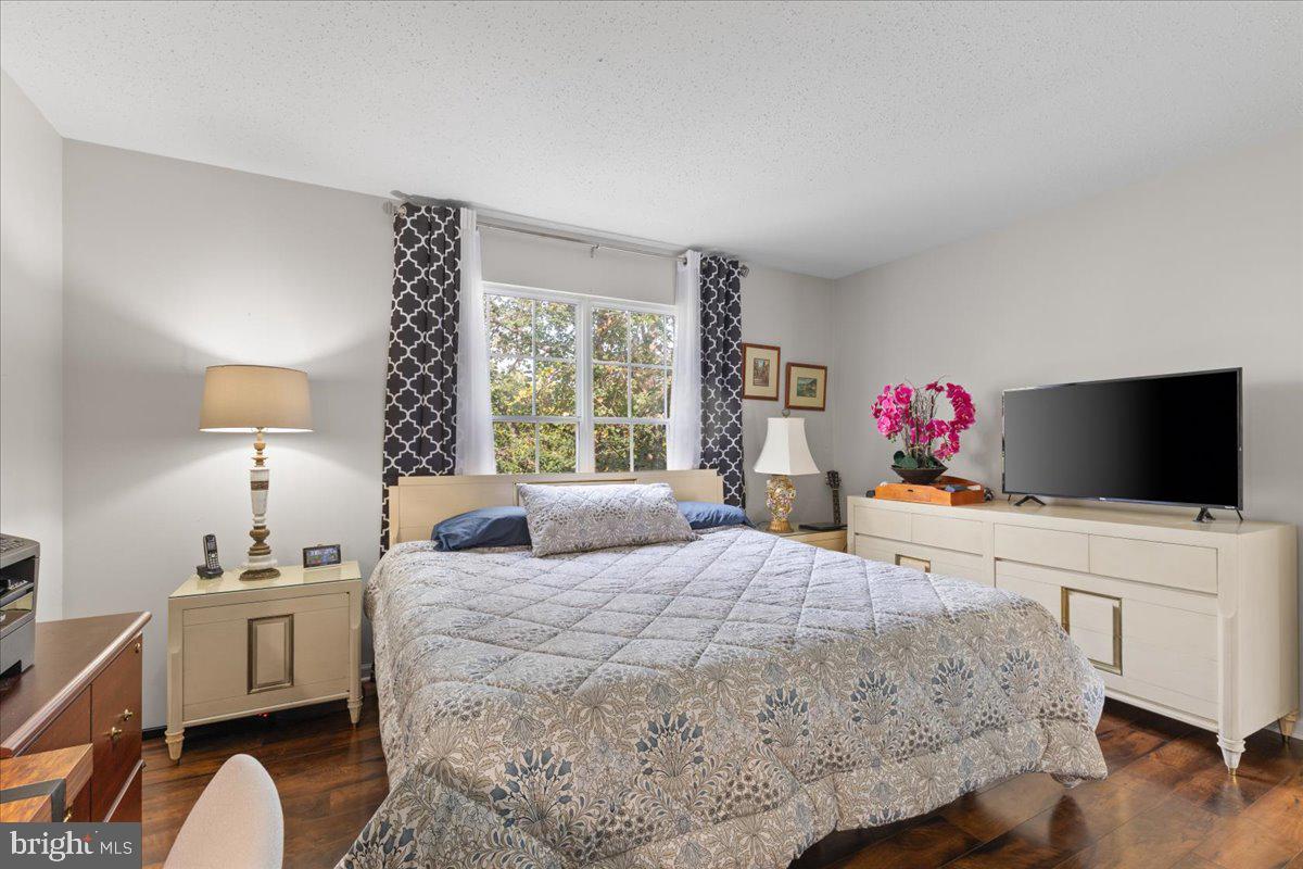 FOX CHAPEL AT TUDOR KNOLLS - Residential