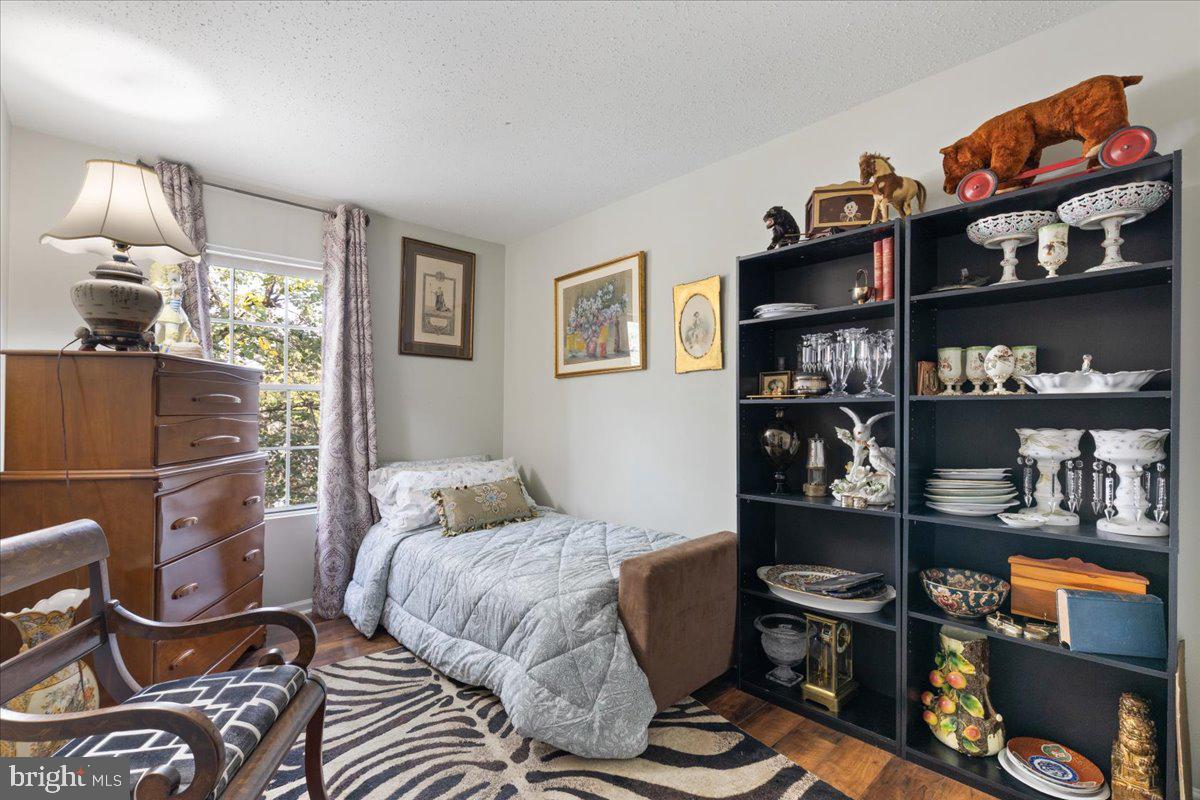 FOX CHAPEL AT TUDOR KNOLLS - Residential