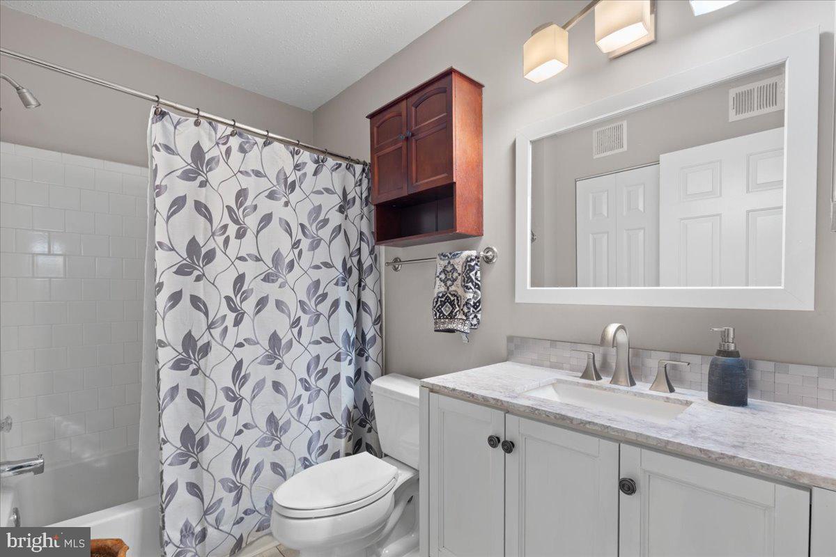 FOX CHAPEL AT TUDOR KNOLLS - Residential