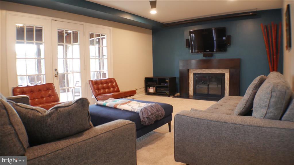 RACEWAY FARMS - Residential Lease