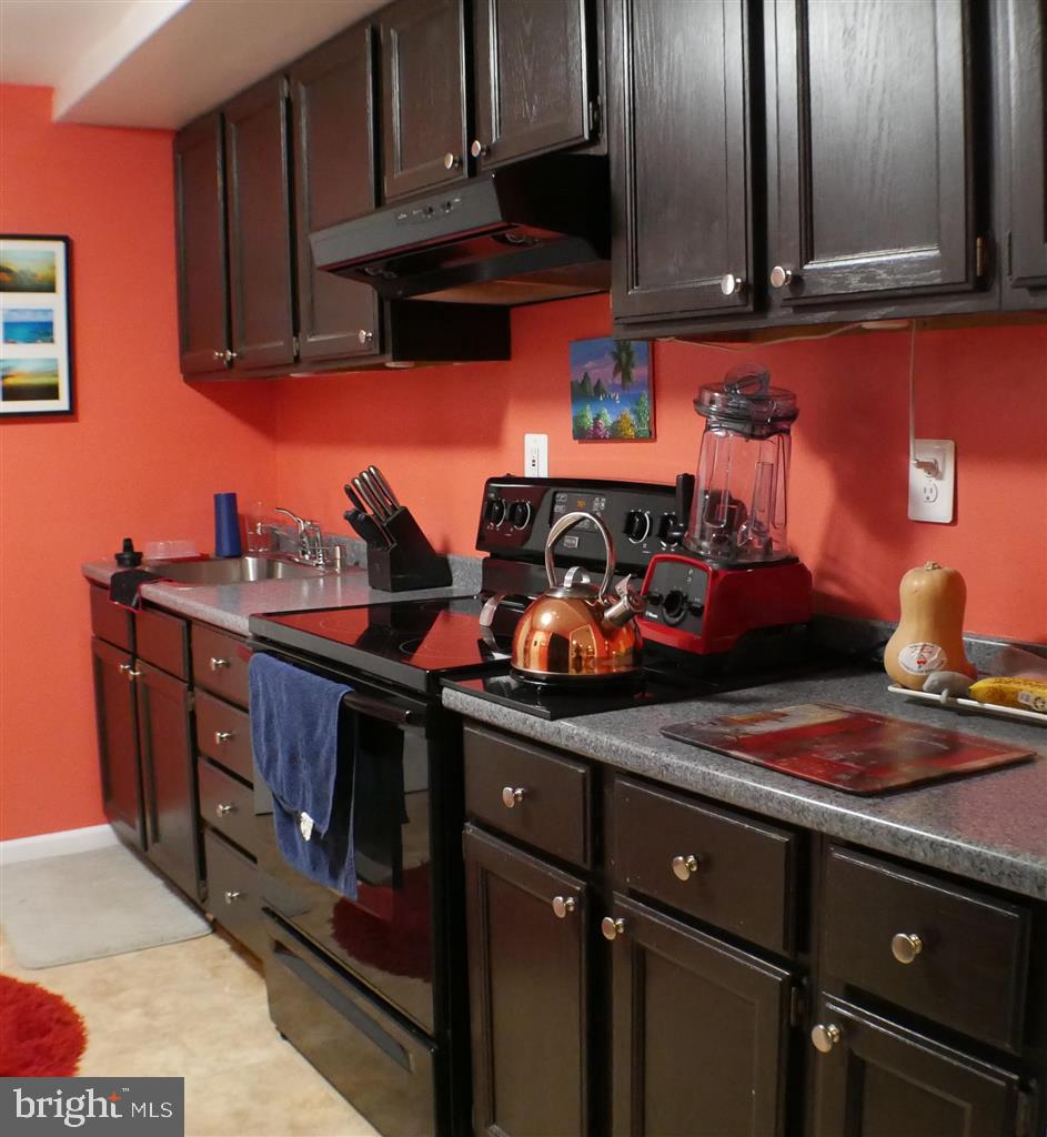 RACEWAY FARMS - Residential Lease