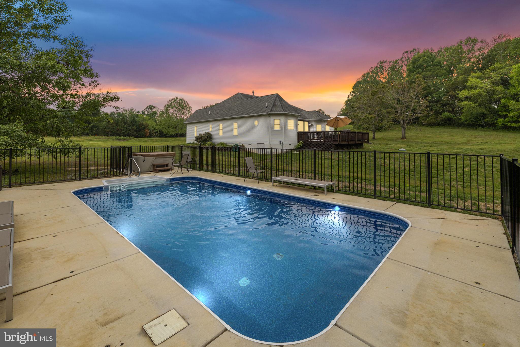 17289 MISS MOLLYS LANE