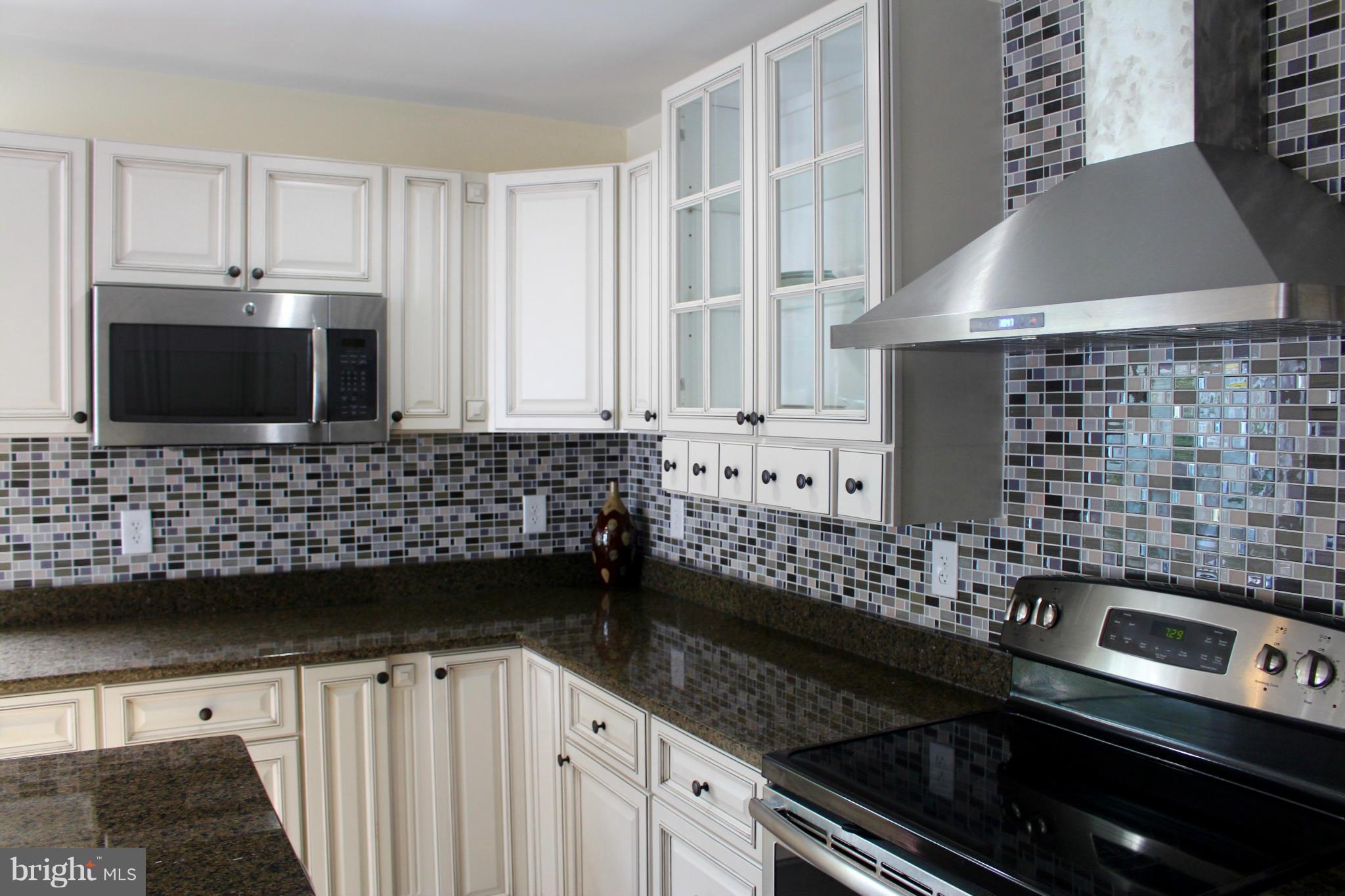 LARCHMONT - Residential