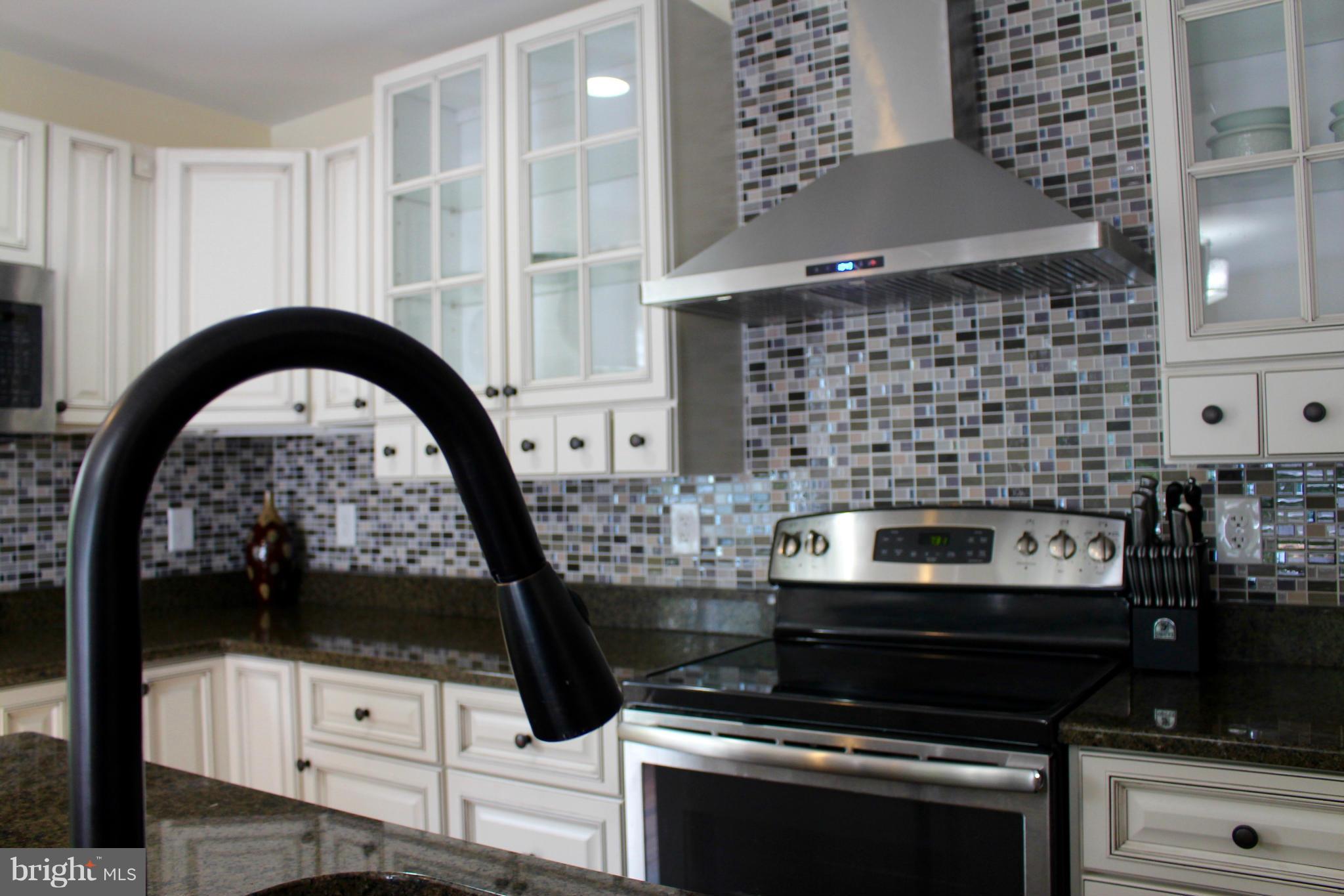 LARCHMONT - Residential