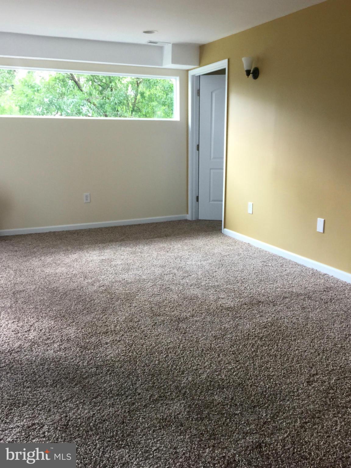 LARCHMONT - Residential