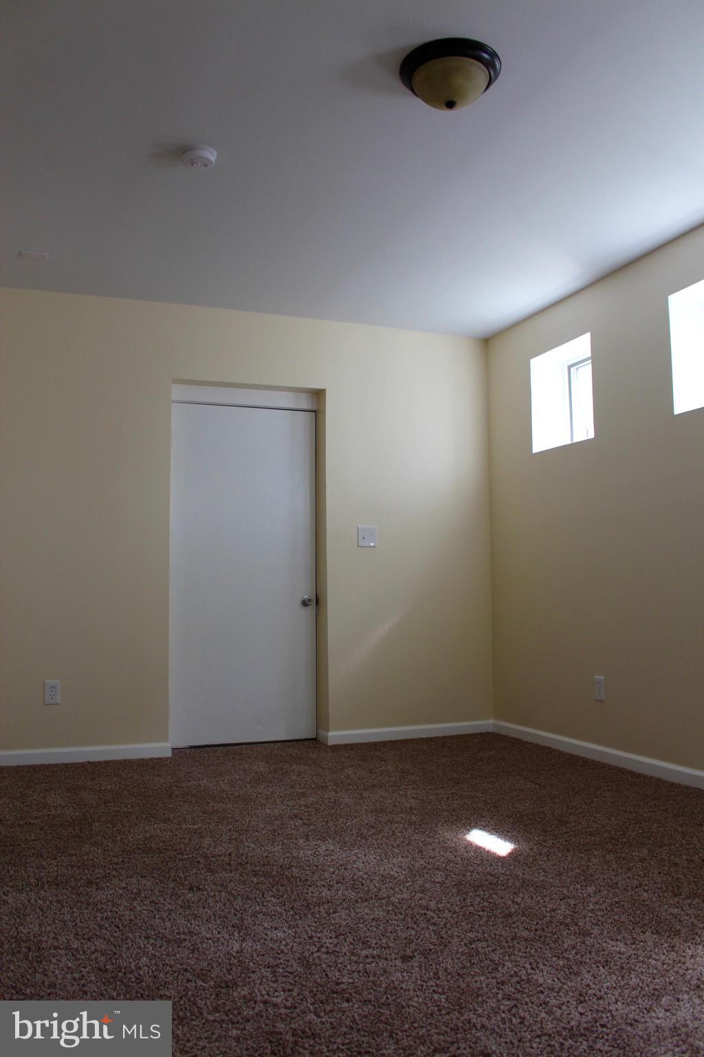 LARCHMONT - Residential