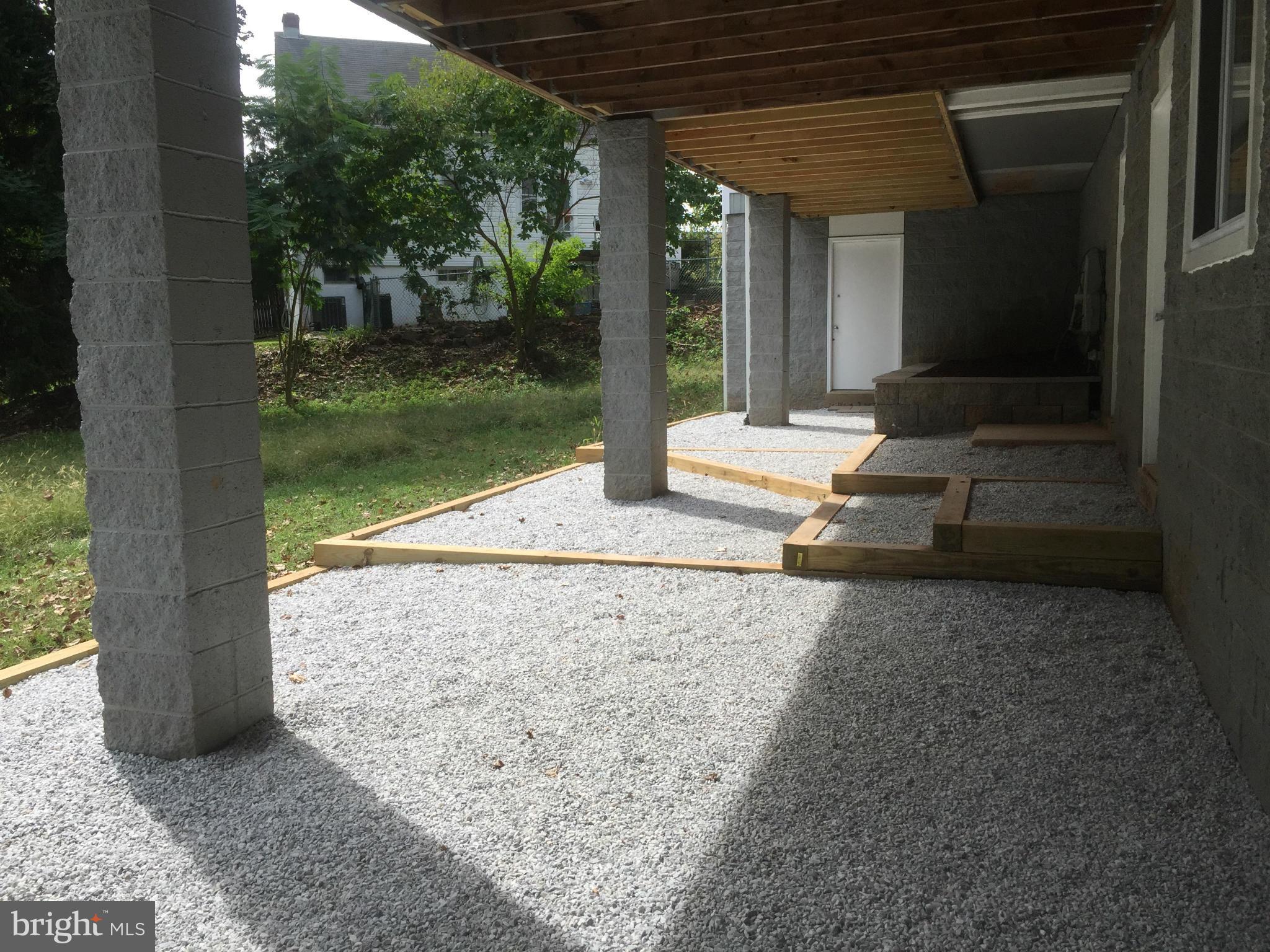 LARCHMONT - Residential