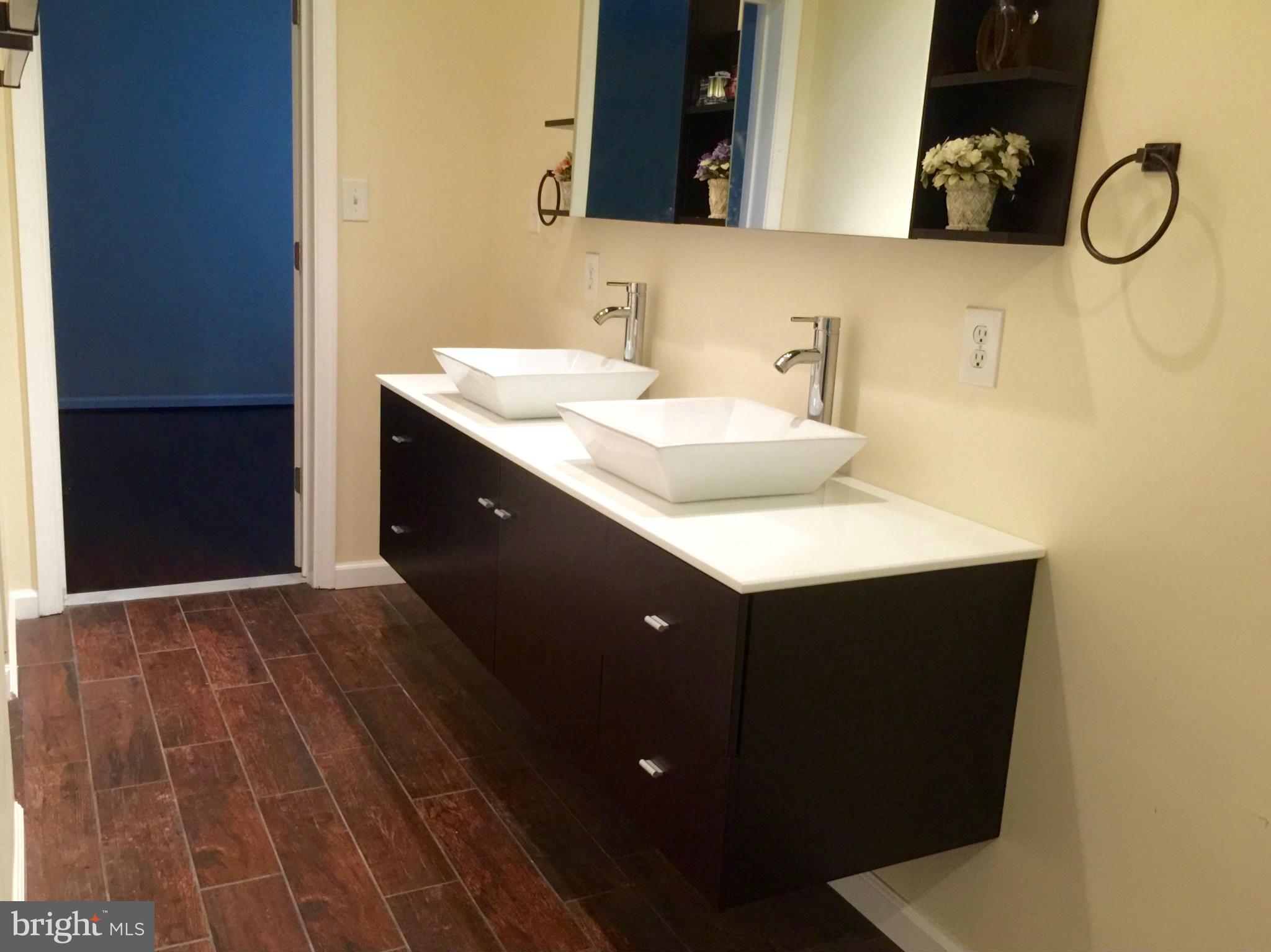 LARCHMONT - Residential