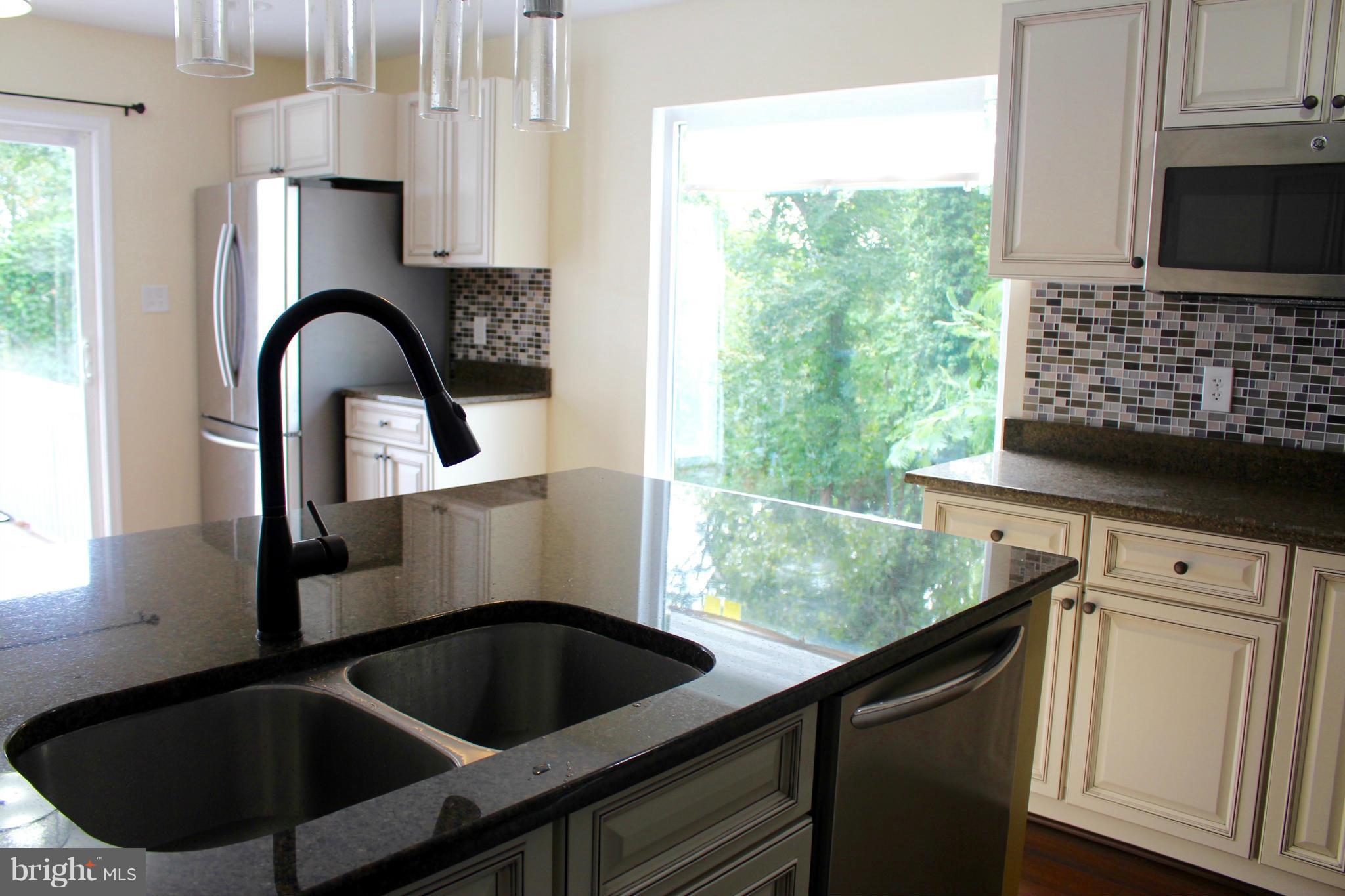 LARCHMONT - Residential