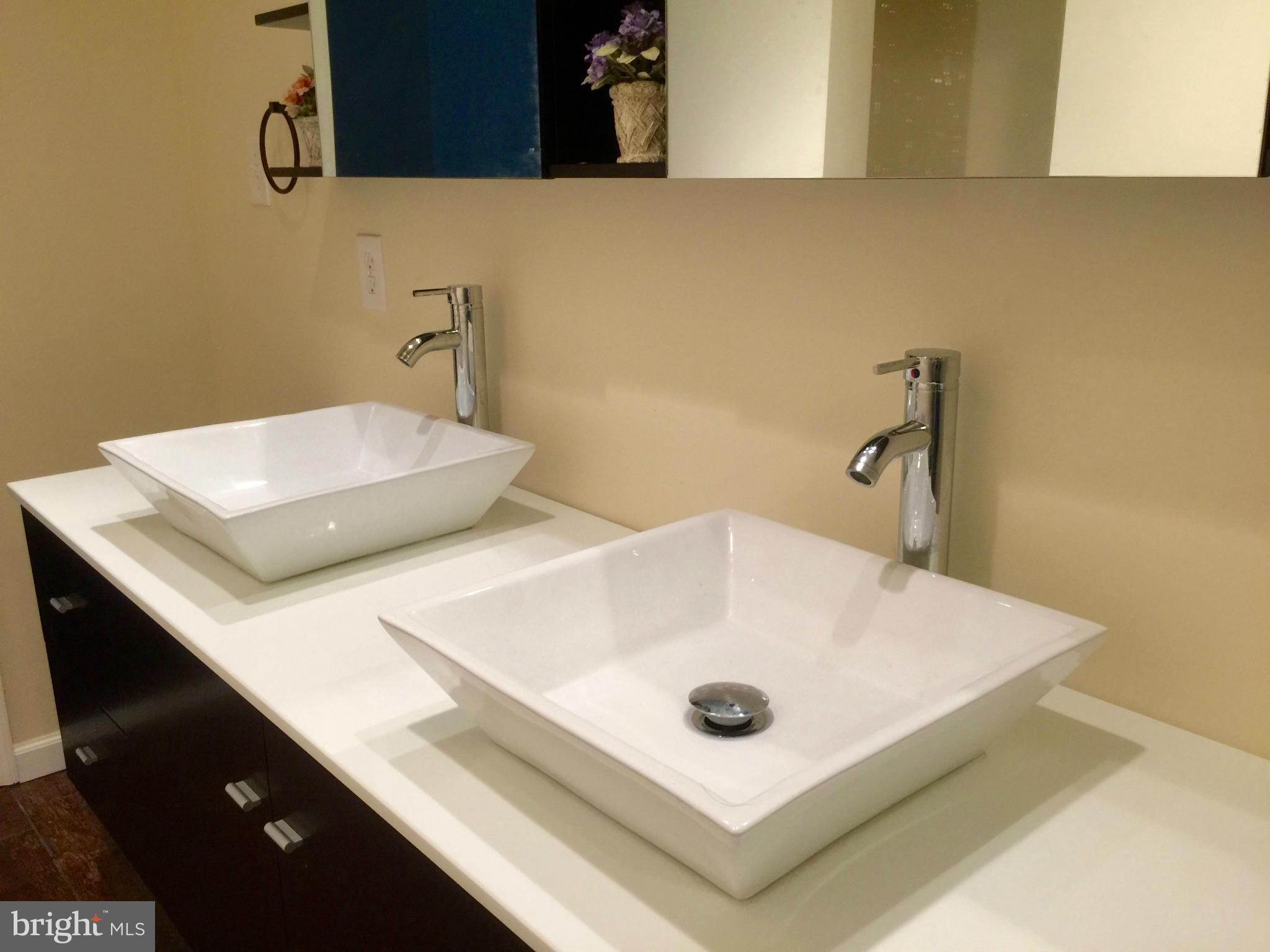 LARCHMONT - Residential