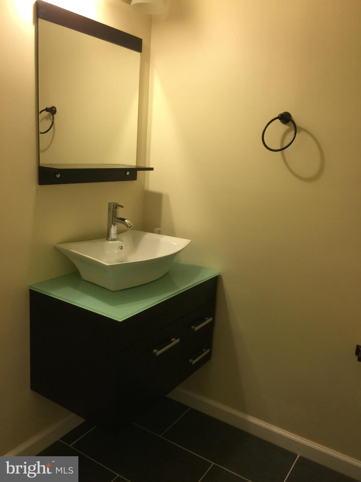 LARCHMONT - Residential