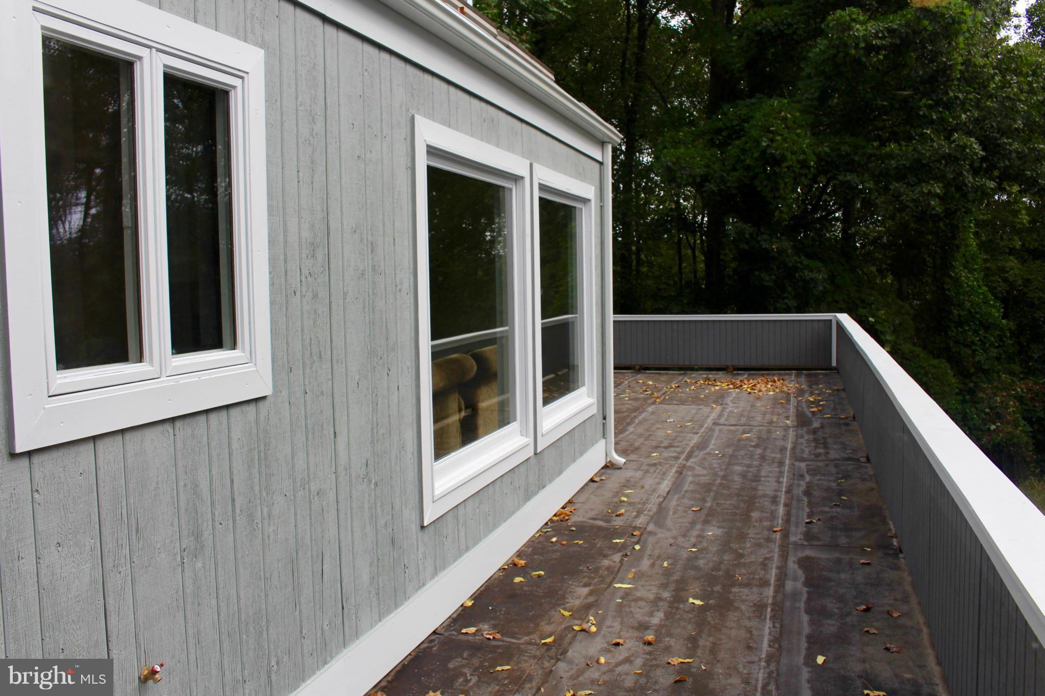 LARCHMONT - Residential