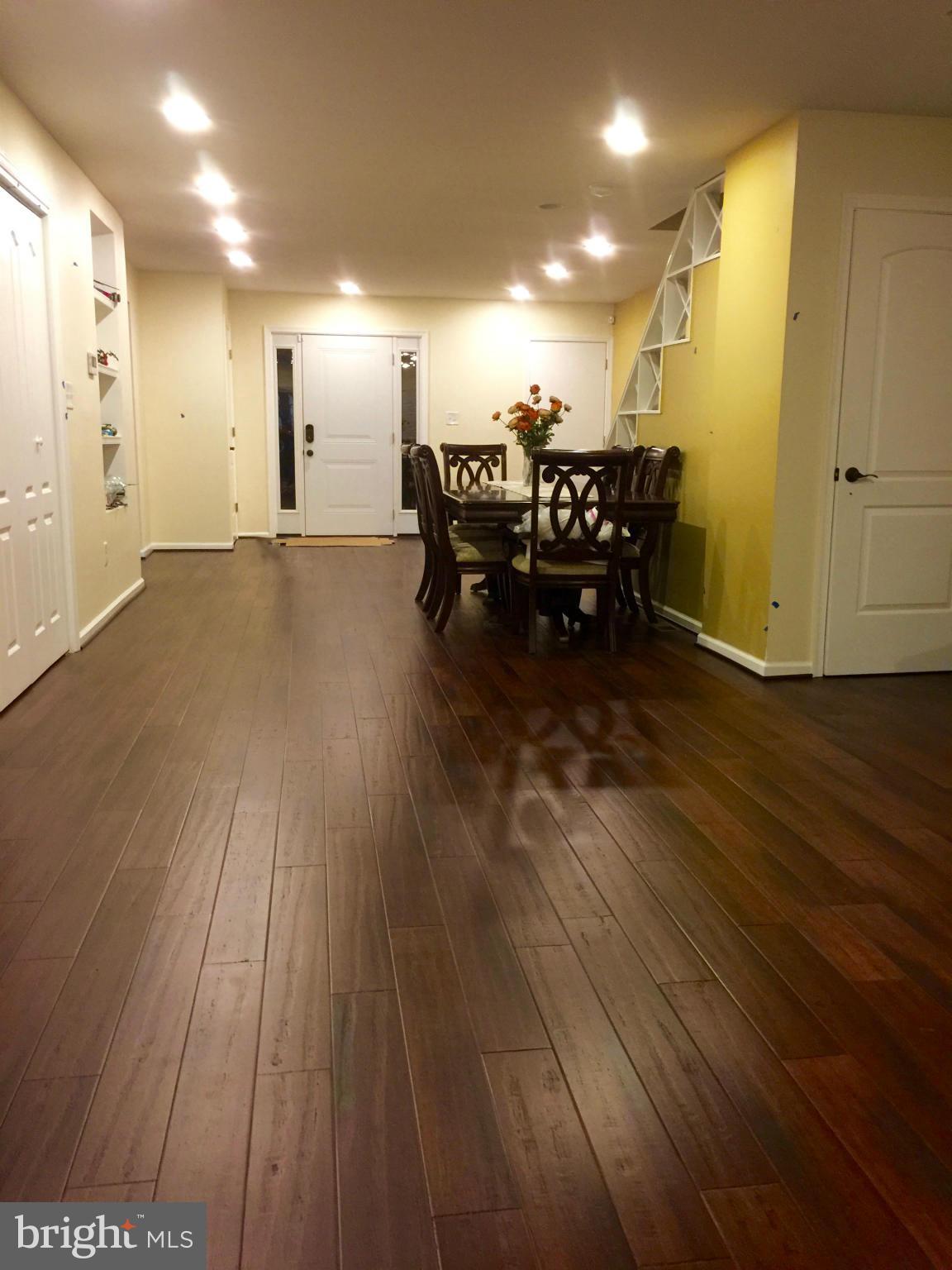 LARCHMONT - Residential