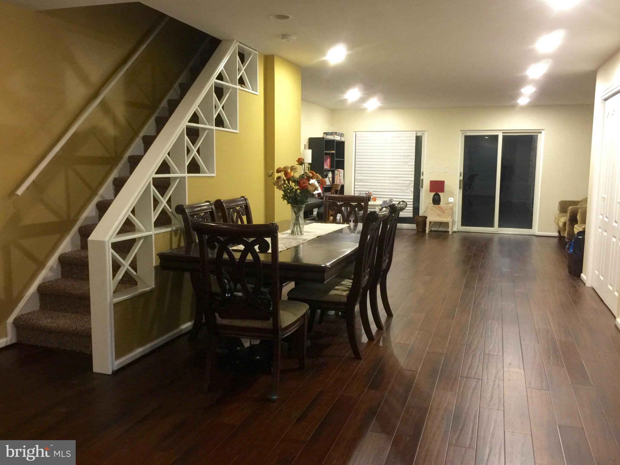 LARCHMONT - Residential