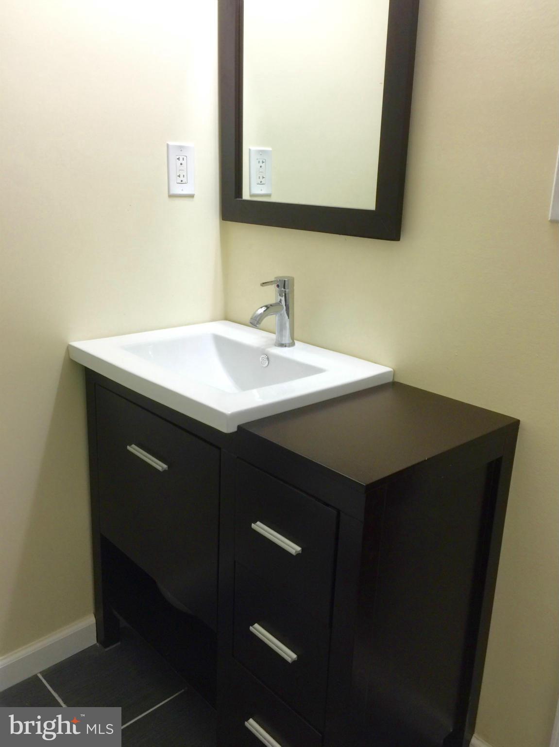 LARCHMONT - Residential