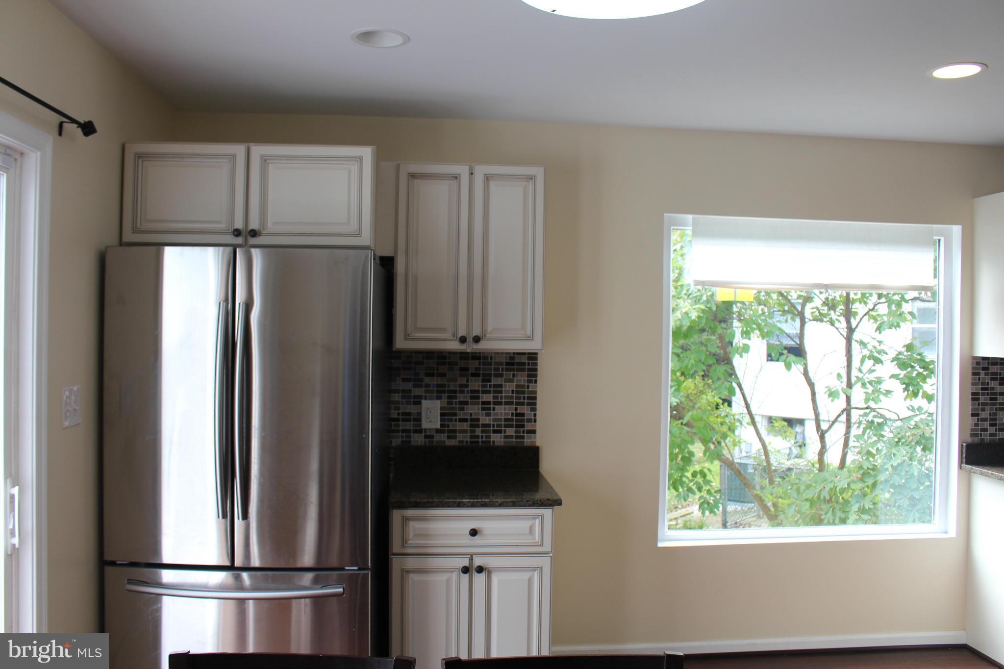 LARCHMONT - Residential