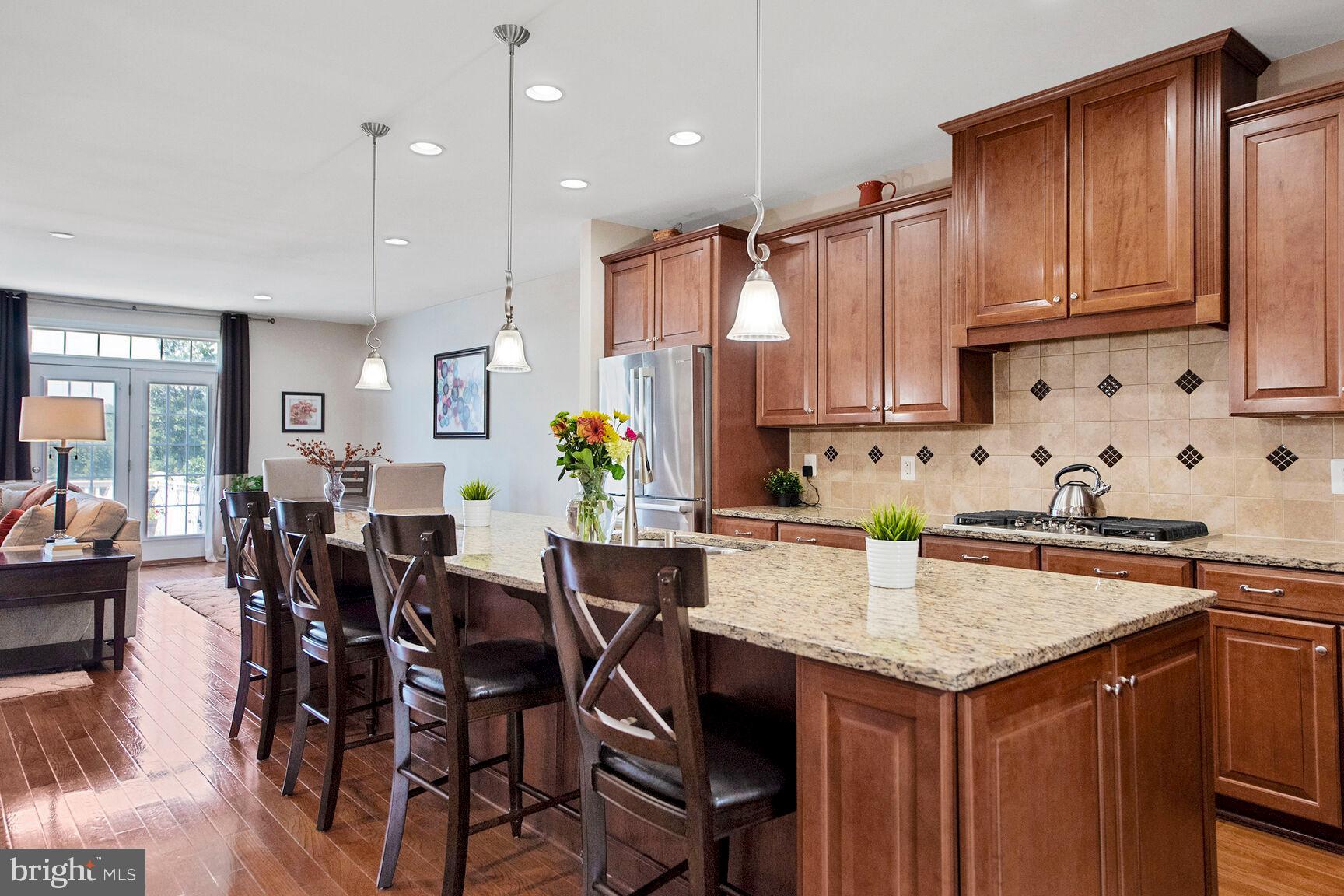 26033 HUNTWICK GLEN SQUARE