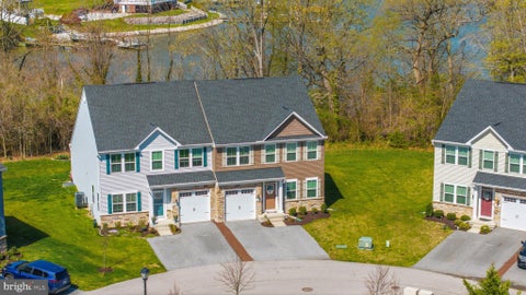 Townhouse For Sale - 500 Turnstone Court<br/> Baltimore County, ESSEX, MD 21221