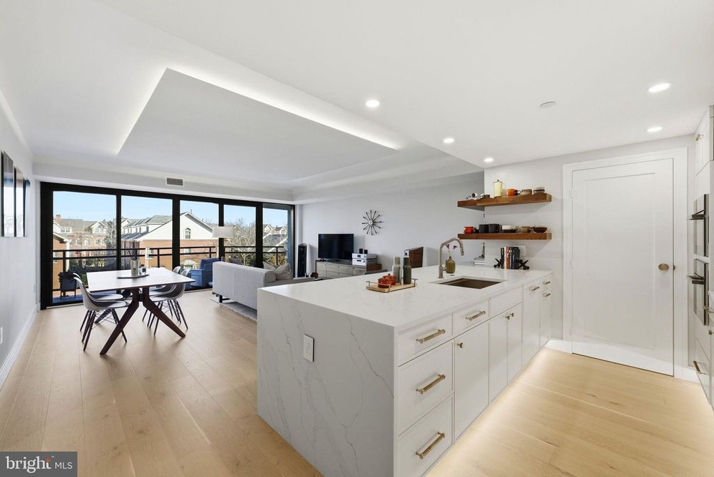 Photo of 1530 Key Boulevard #324, ARLINGTON, VA 22209 (MLS # VAAR2069748)