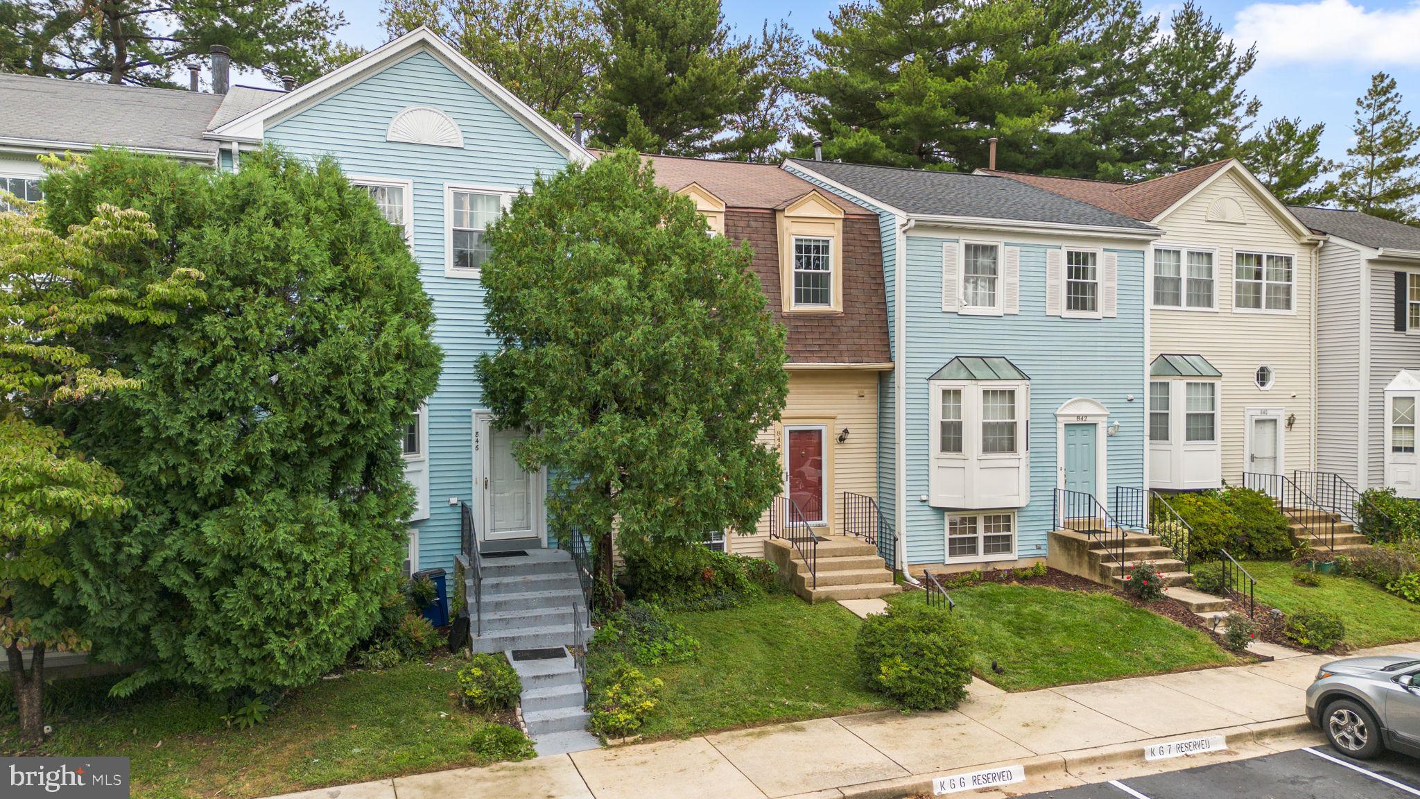 844 BAYRIDGE DRIVE