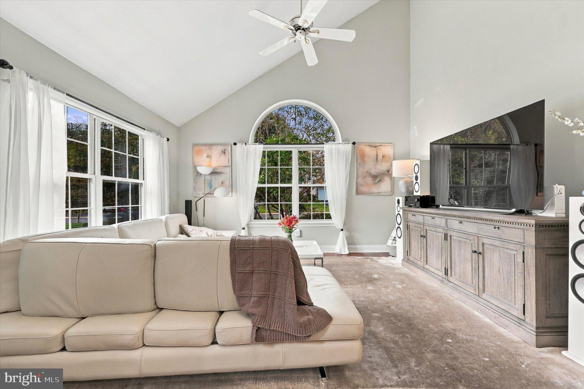 152 CANTERBURY LANE