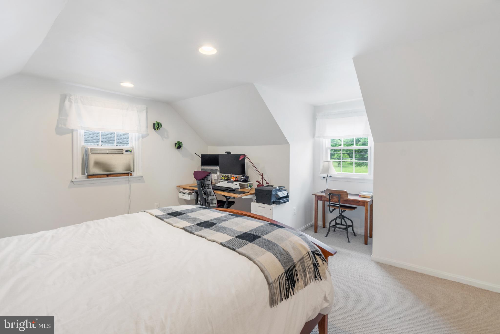 WHEATON WOODS - Residential