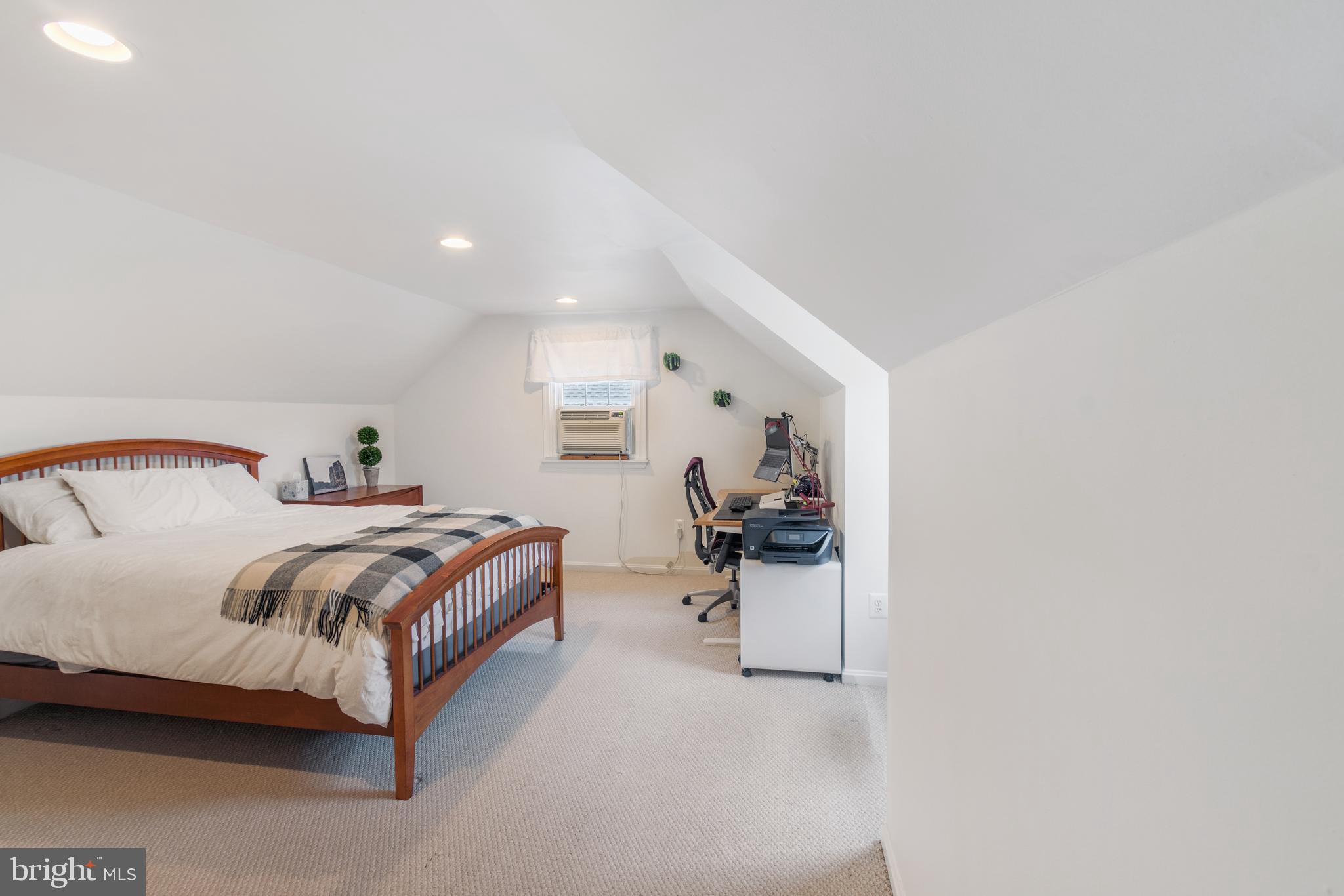 WHEATON WOODS - Residential