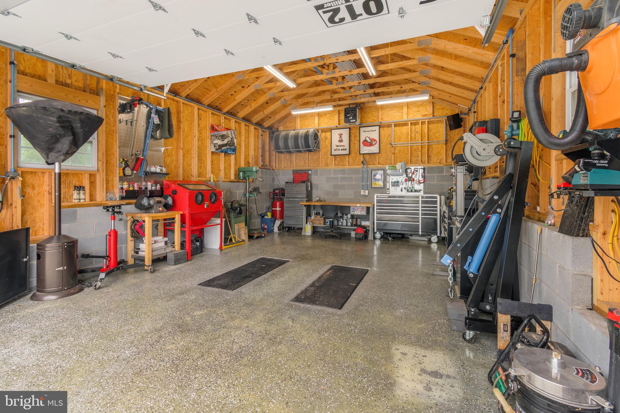 WHEATON WOODS - Residential